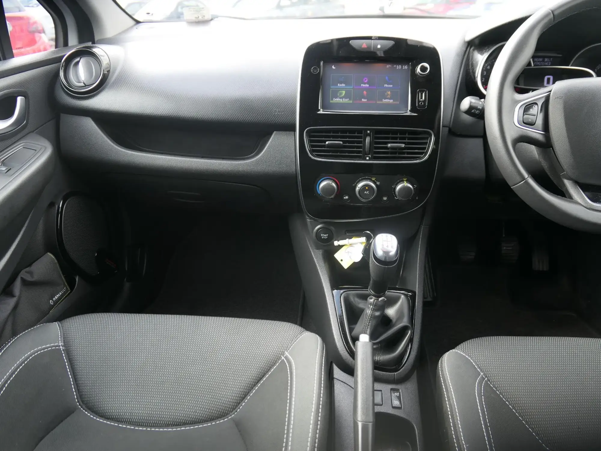 Renault Clio Image 16