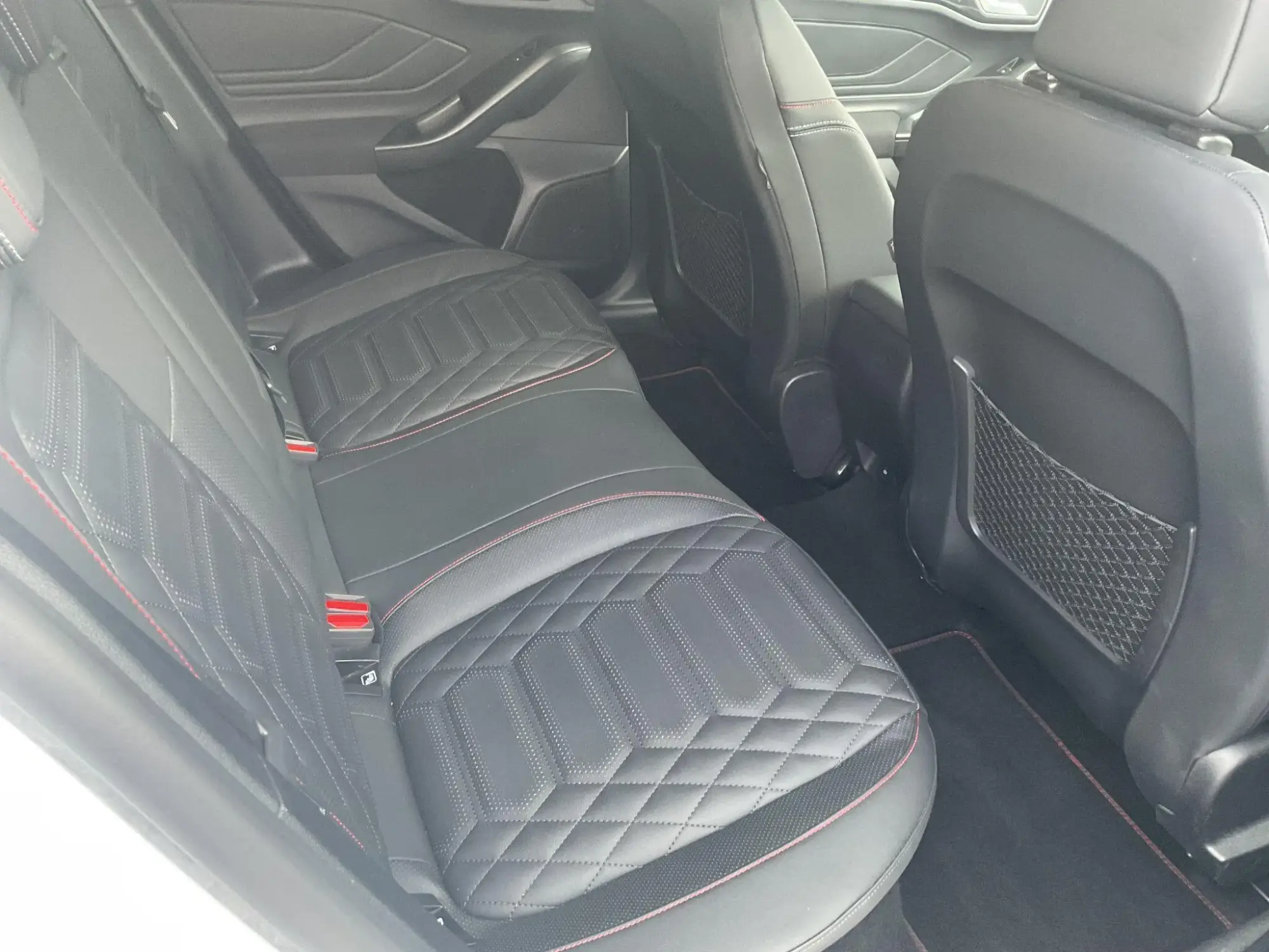 Ford Focus Image 13