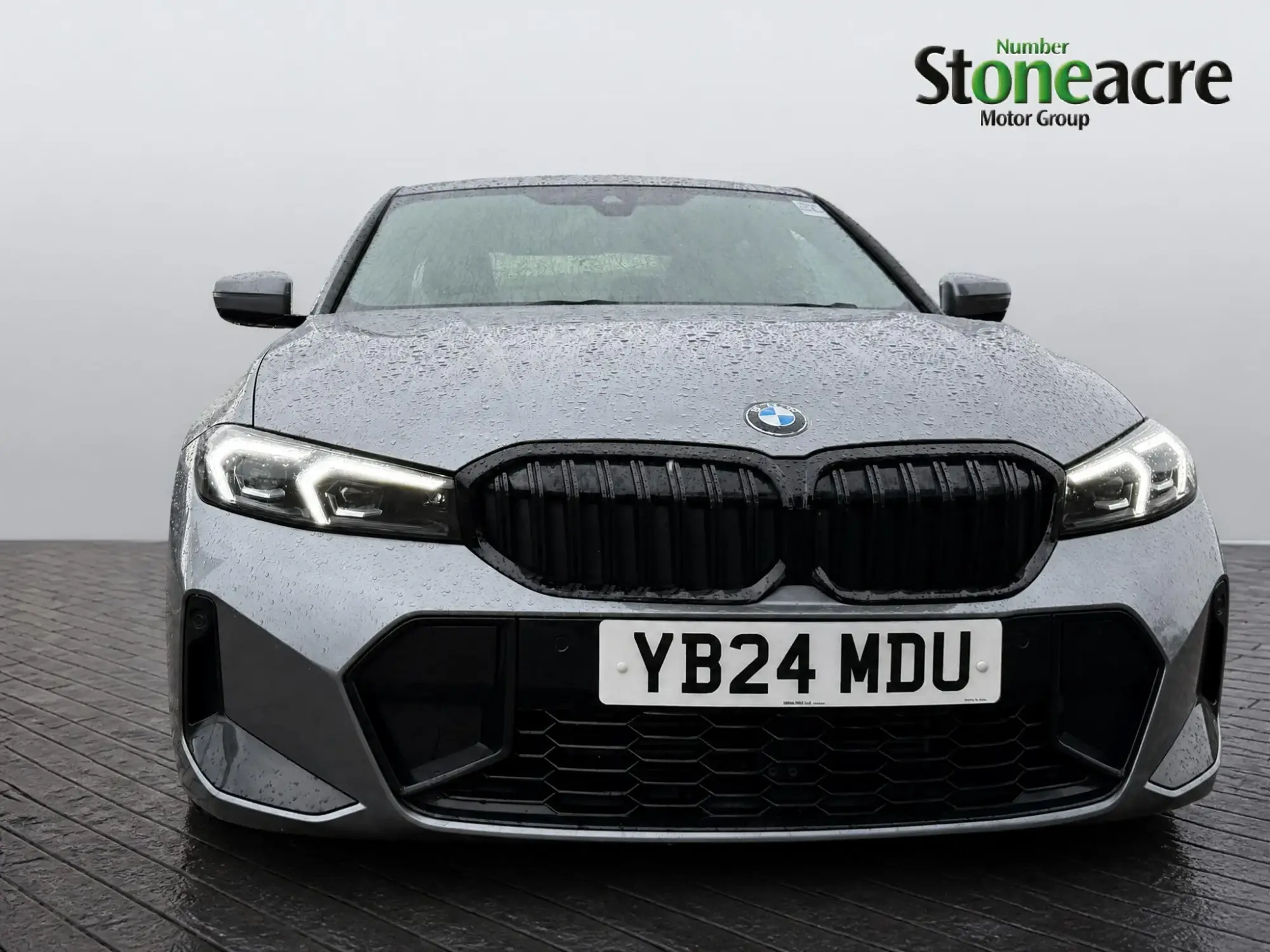 BMW 3 Series Image 2