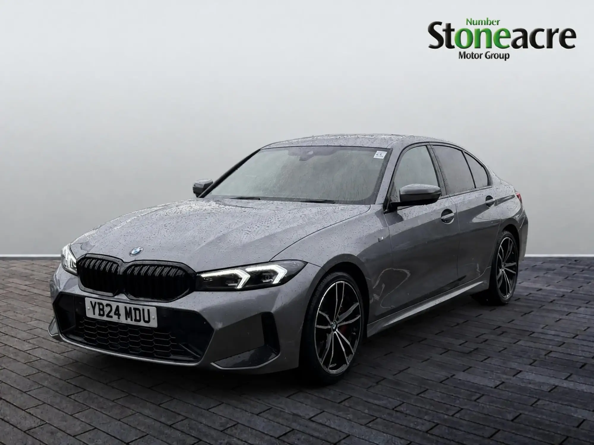 BMW 3 Series Image 3
