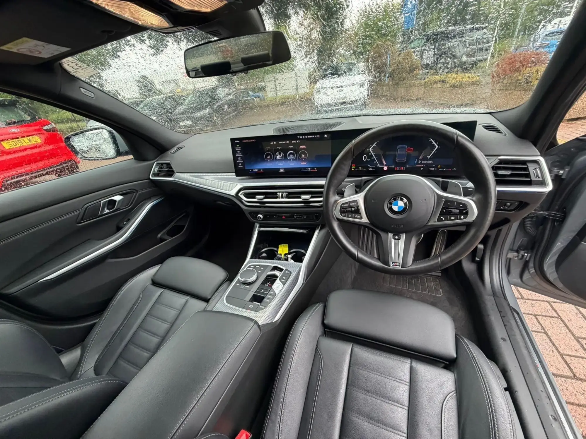 BMW 3 Series Image 11