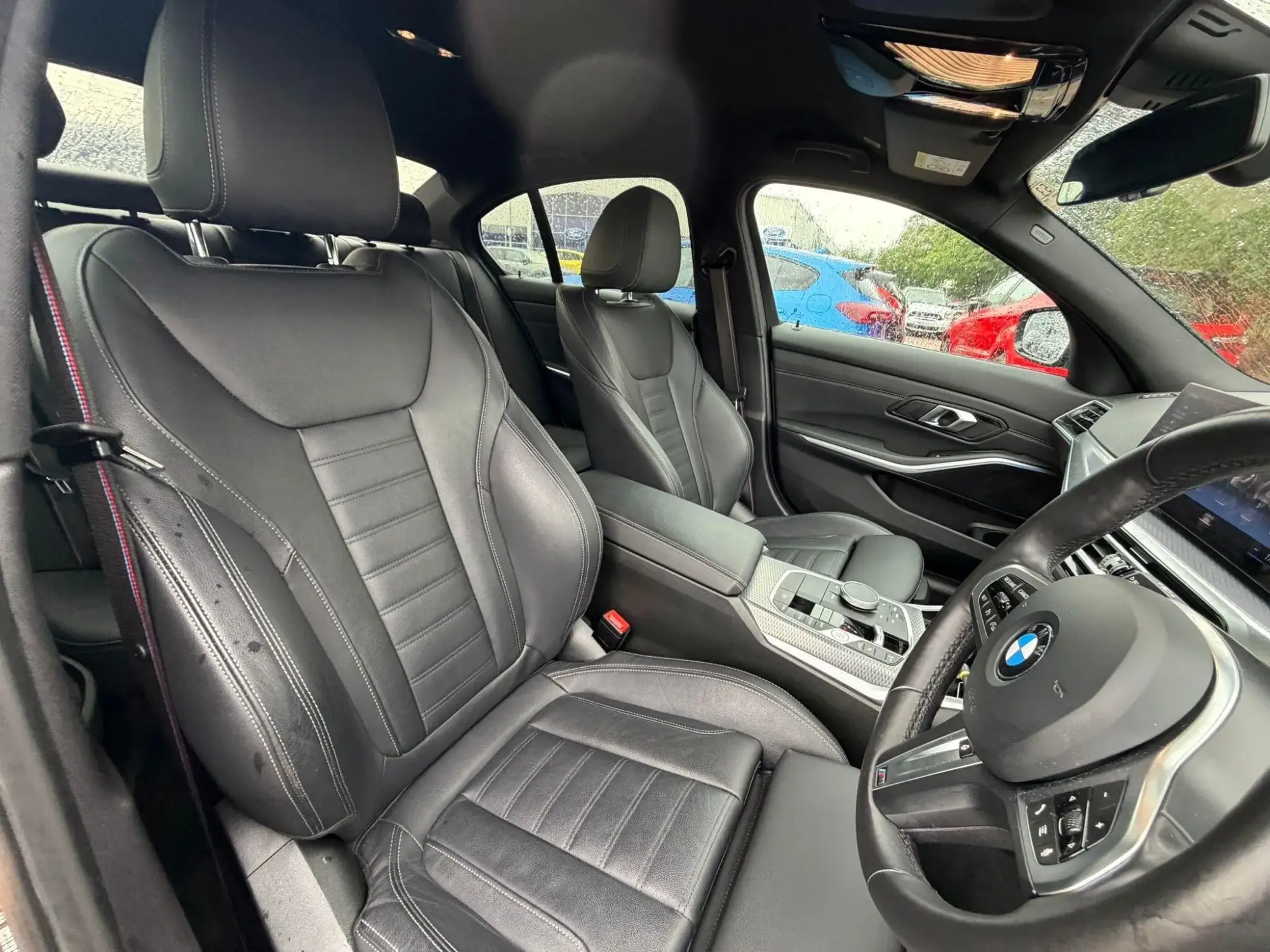 BMW 3 Series Image 12