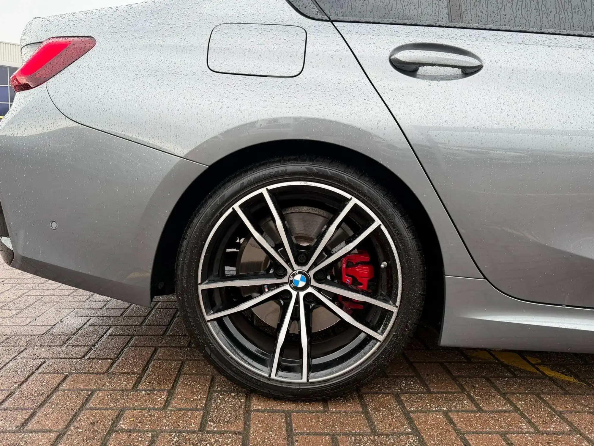 BMW 3 Series Image 24
