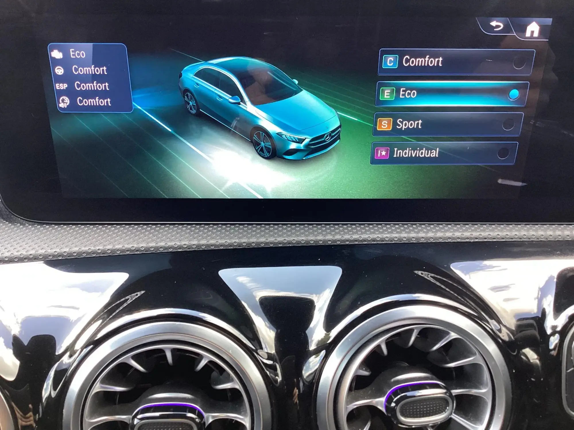 Mercedes-Benz A-Class Image 37