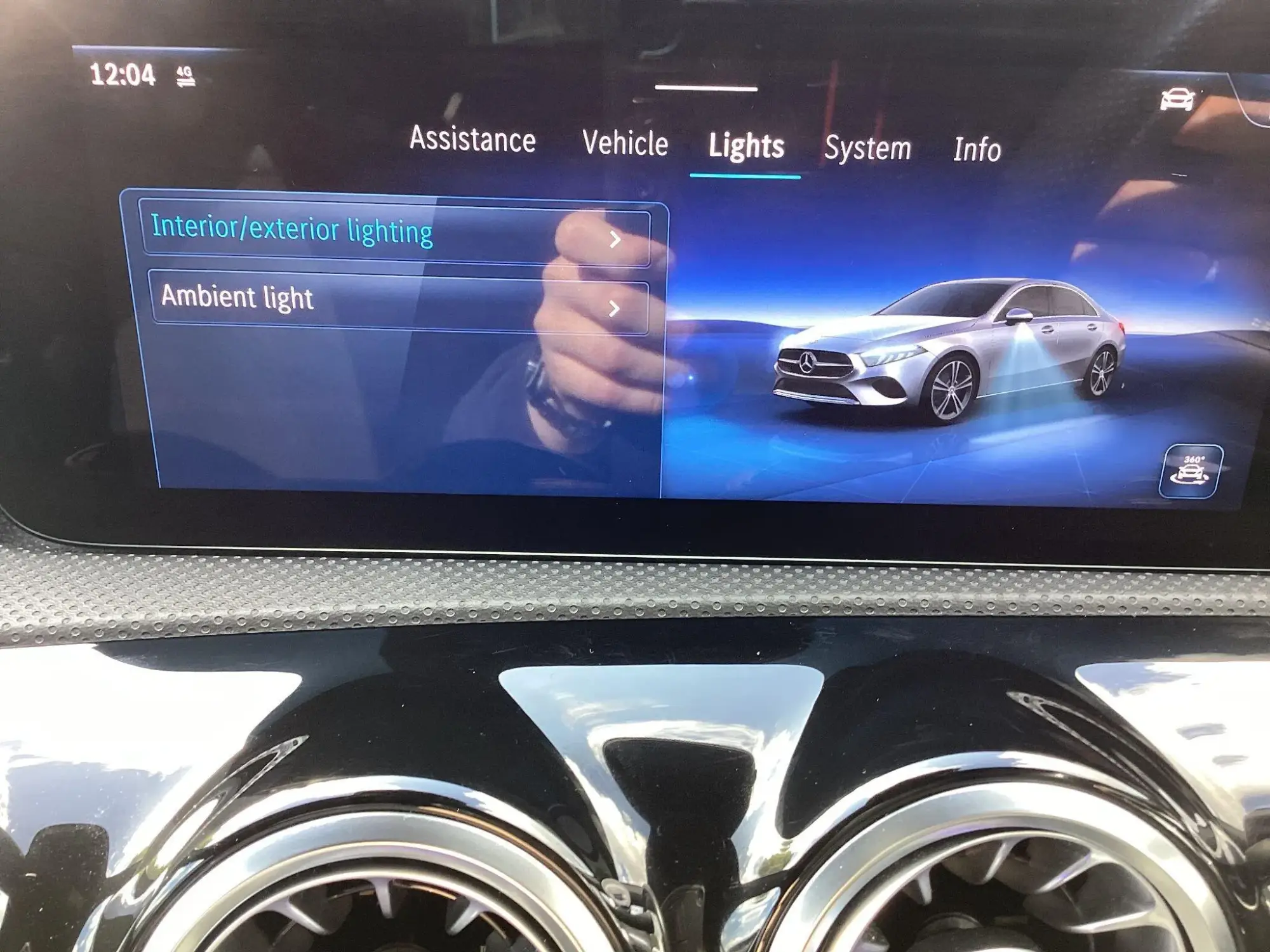 Mercedes-Benz A-Class Image 38