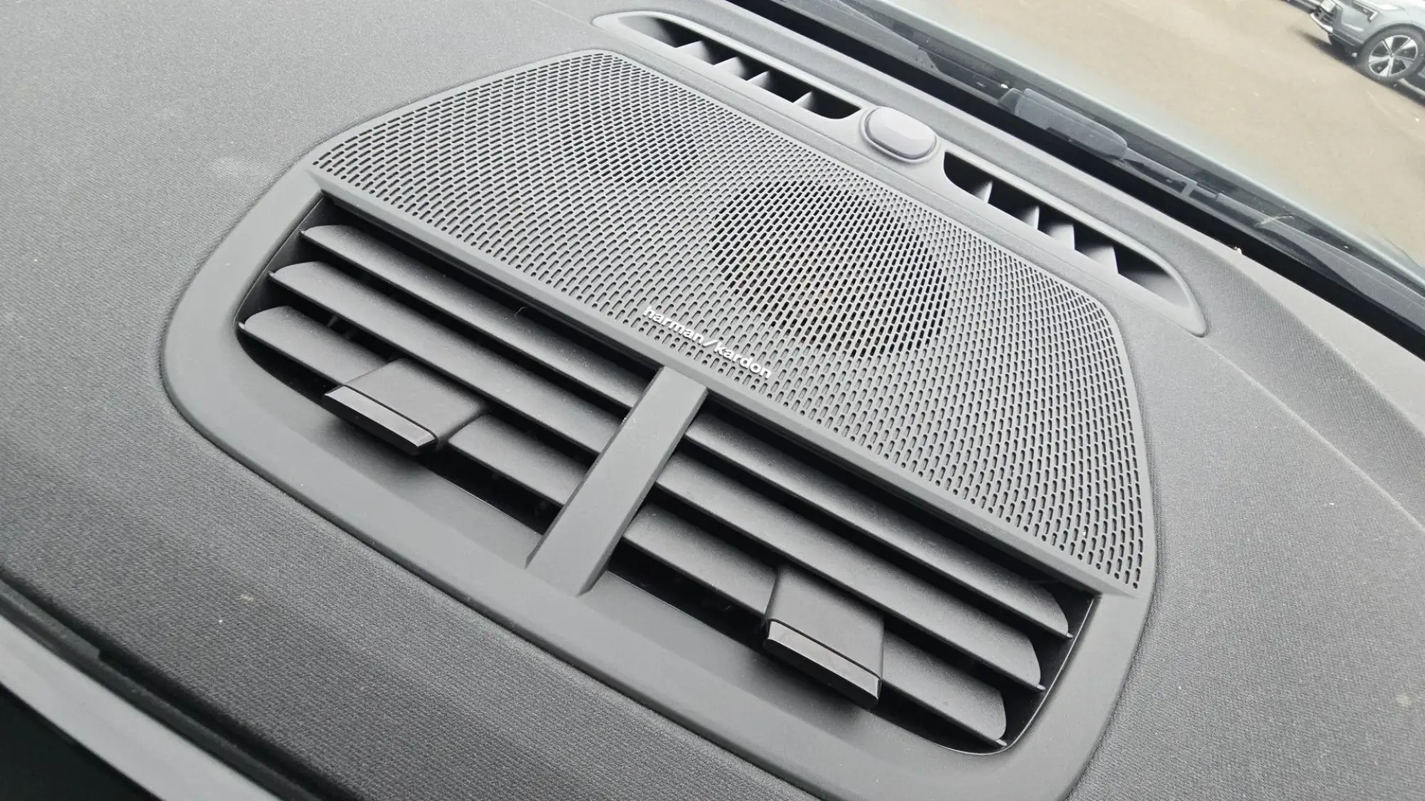 Polestar 2 Image 24