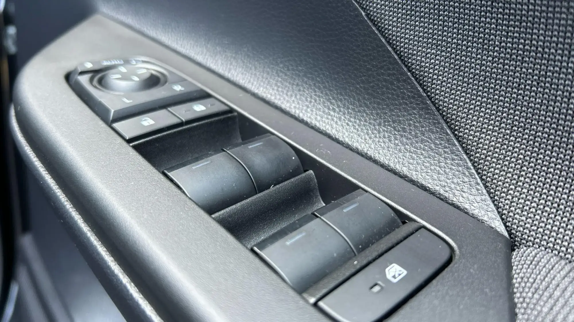 Toyota C-HR Plug-in Hybrid Image 42
