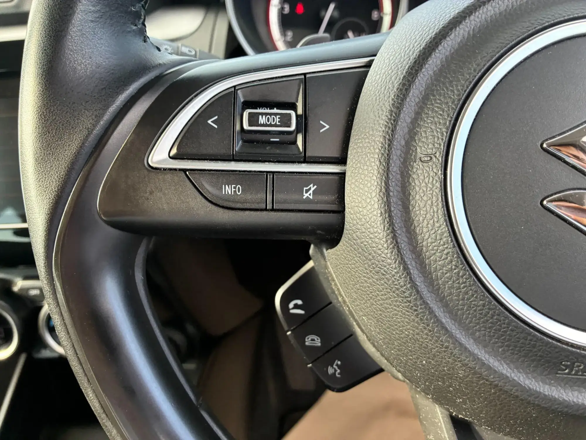 Suzuki Swift Image 18