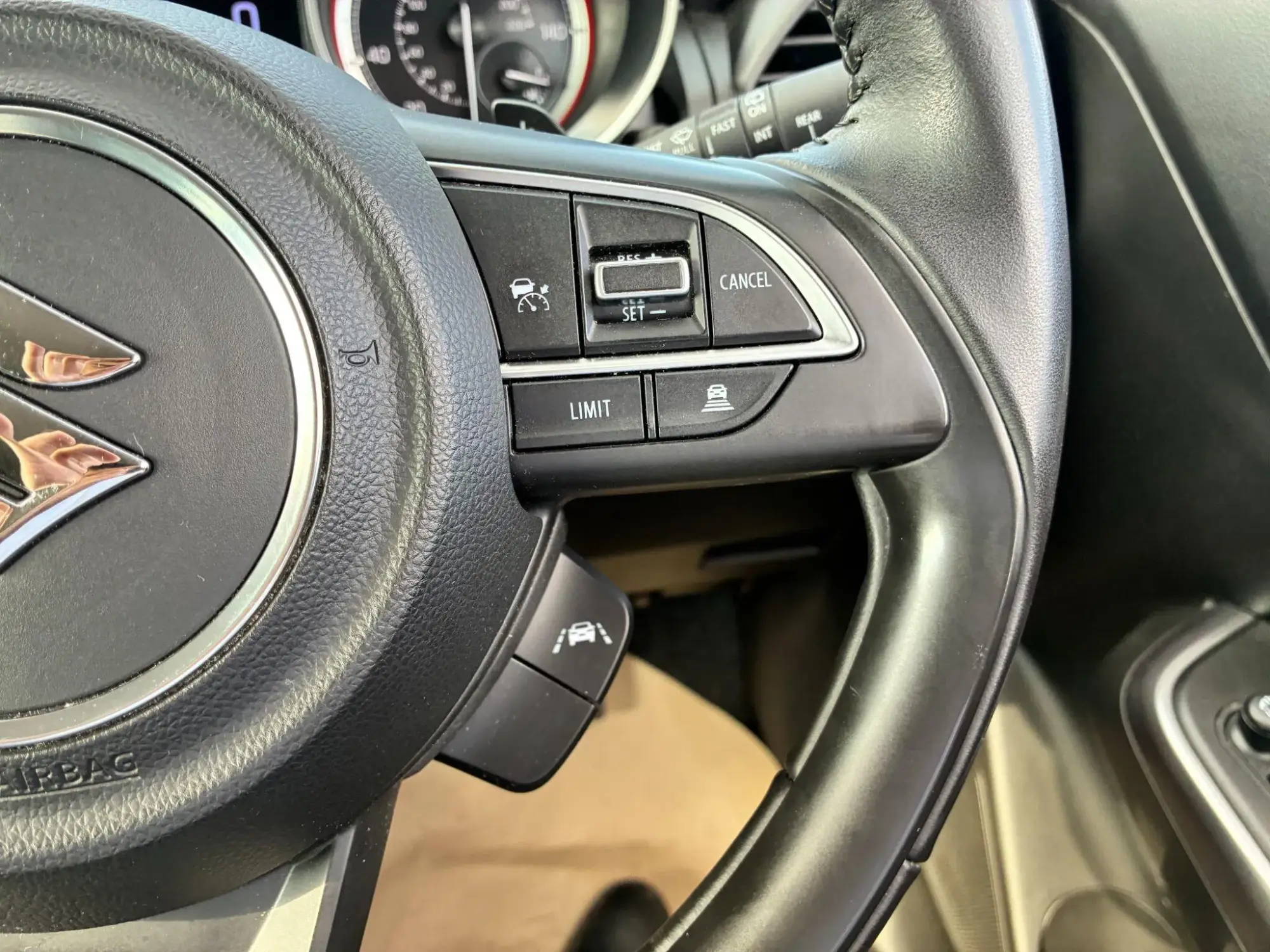 Suzuki Swift Image 30