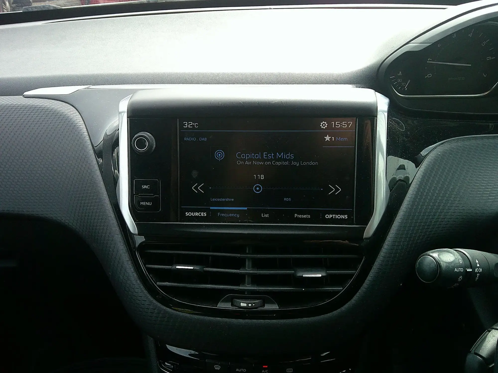 Peugeot 2008 Image 16 Peugeot 2008 Image 16