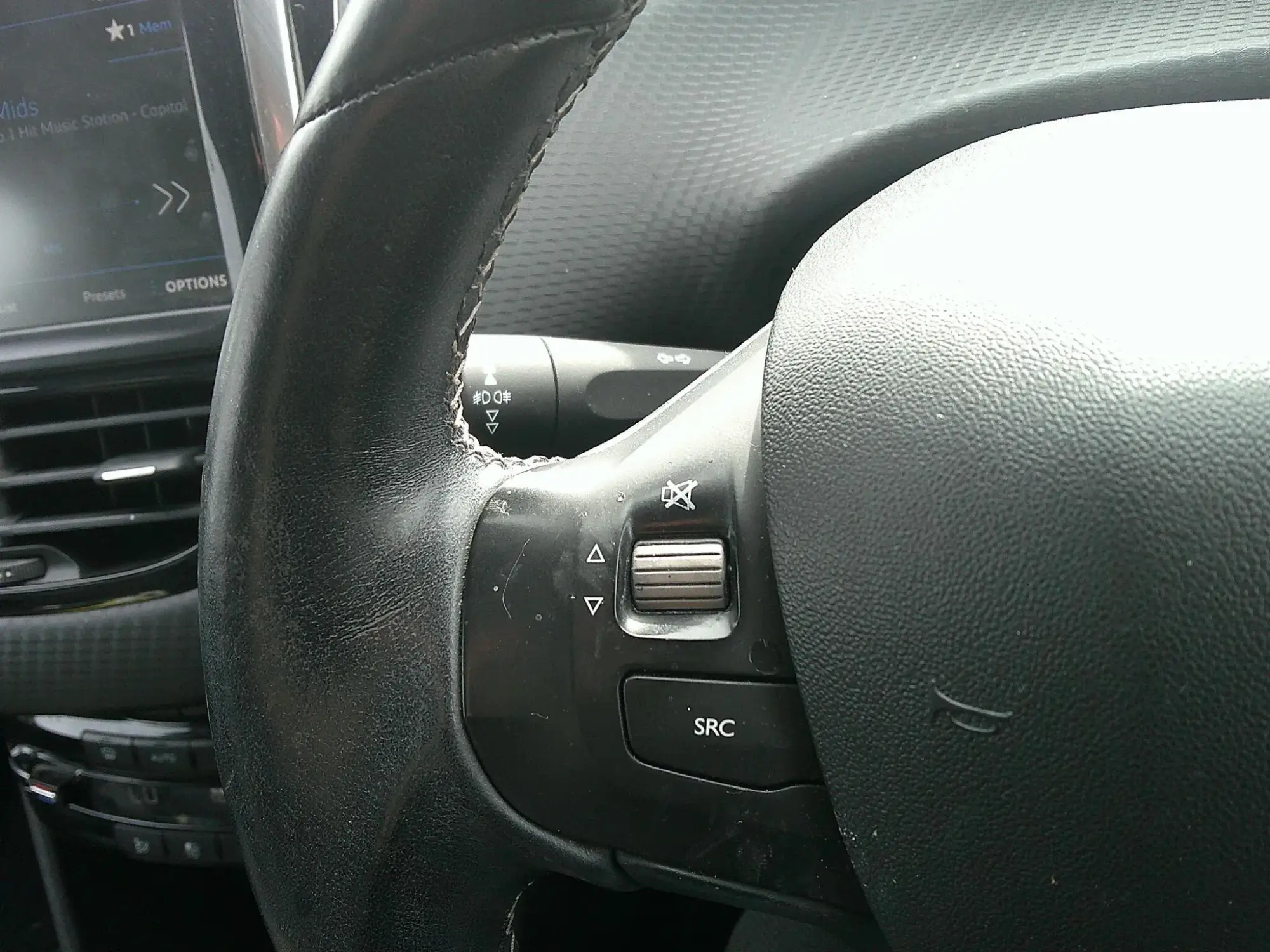 Peugeot 2008 Image 18 Peugeot 2008 Image 18