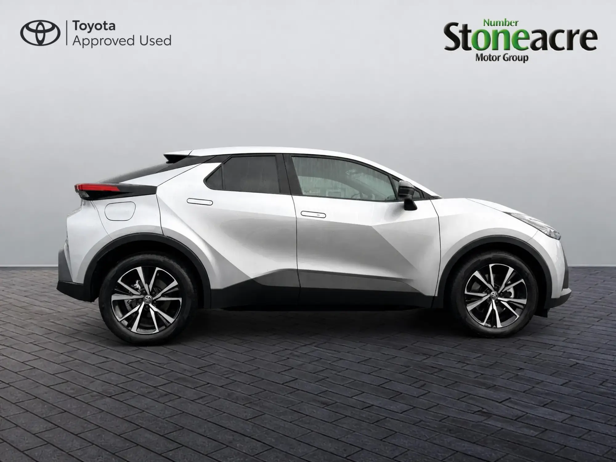 Toyota C-HR Plug-in Hybrid Image 2