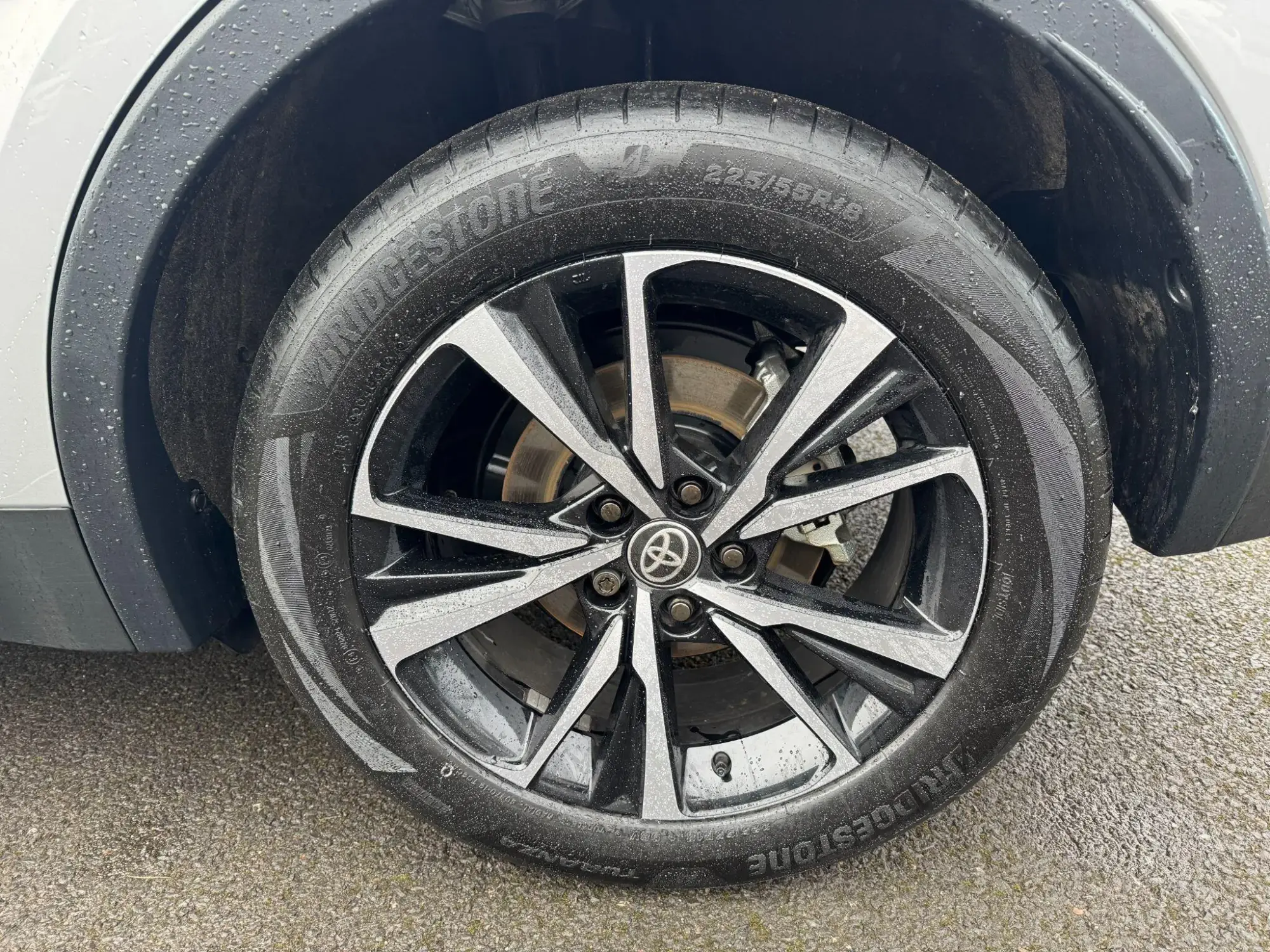 Toyota C-HR Plug-in Hybrid Image 9