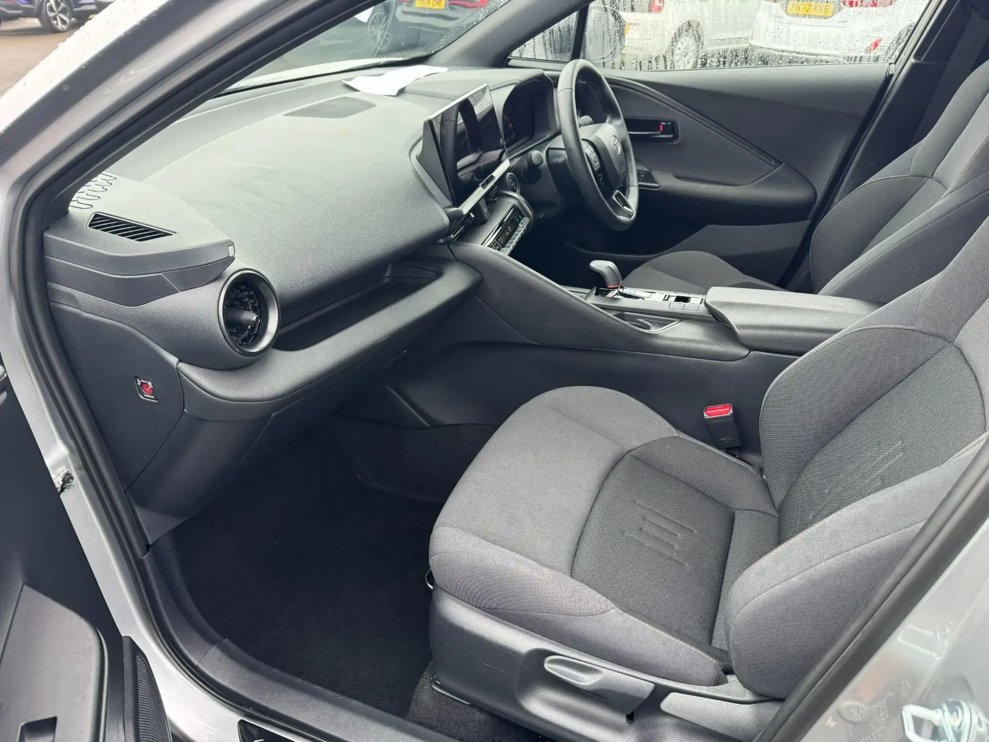 Toyota C-HR Plug-in Hybrid Image 14