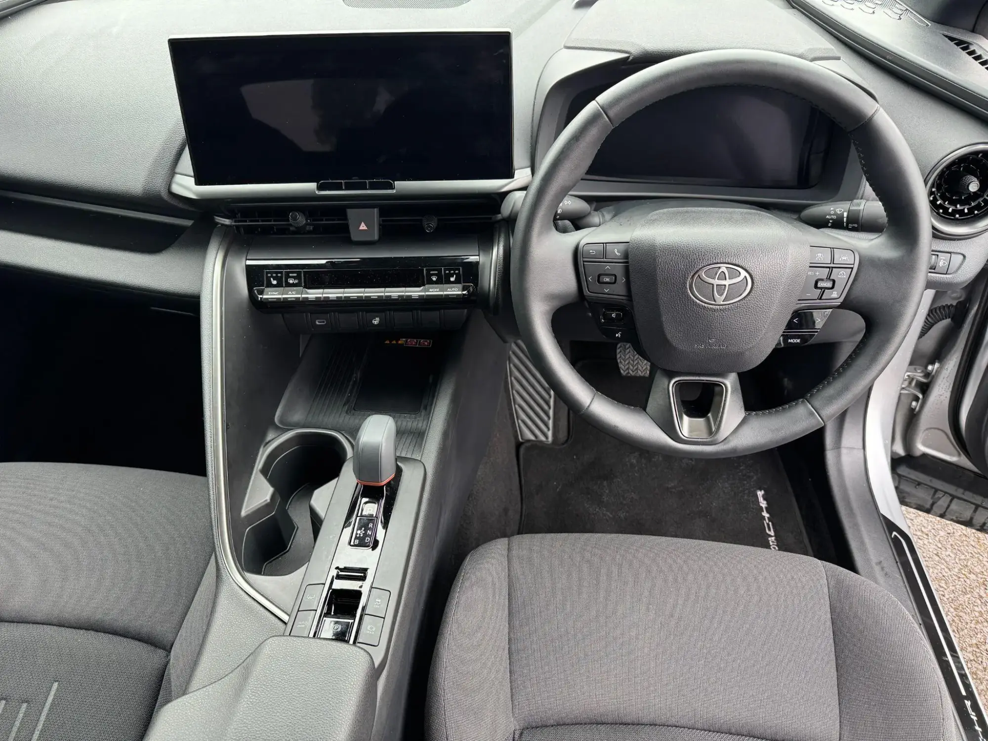 Toyota C-HR Plug-in Hybrid Image 15