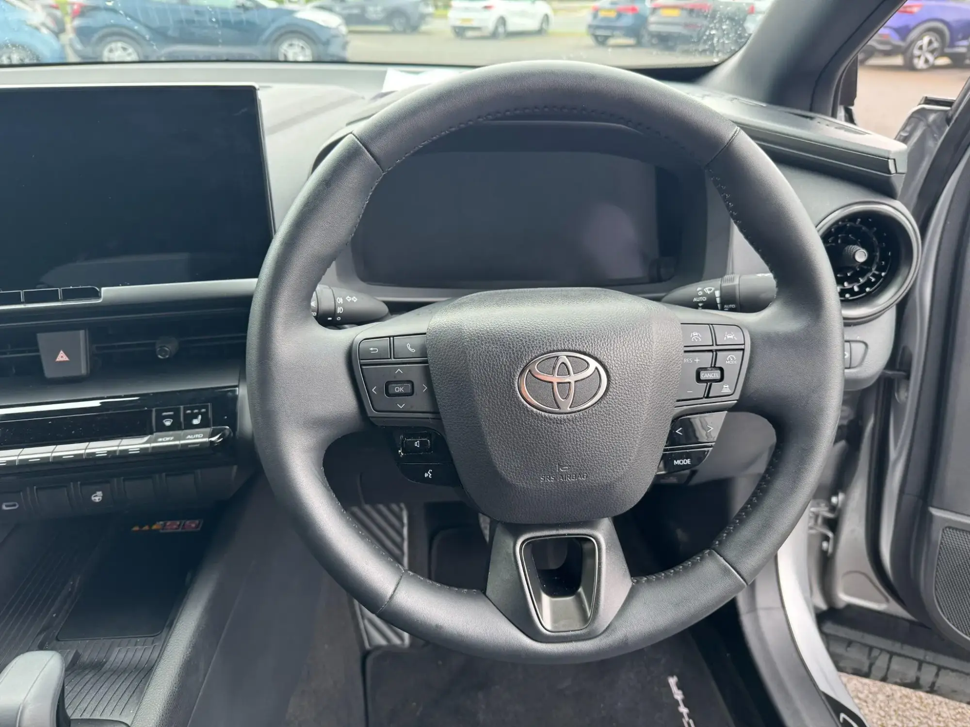 Toyota C-HR Plug-in Hybrid Image 16