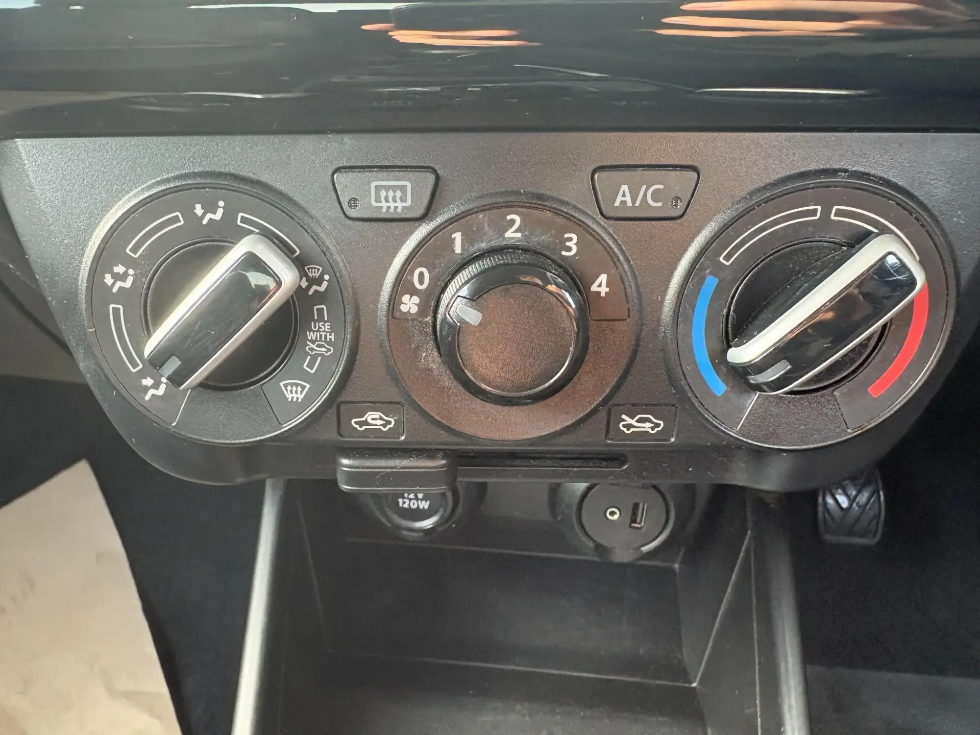 Suzuki Swift Image 11