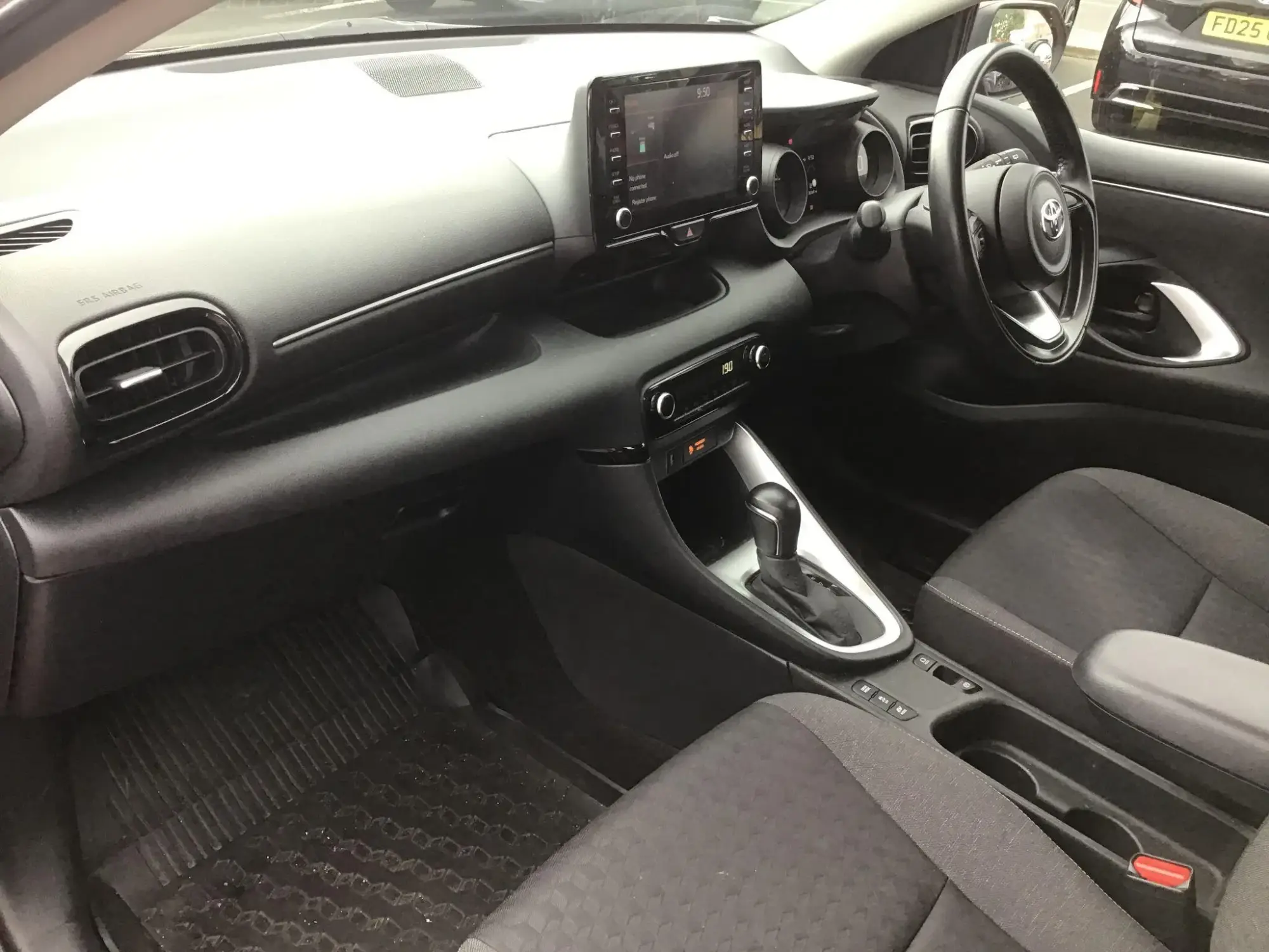 Toyota Yaris Image 5
