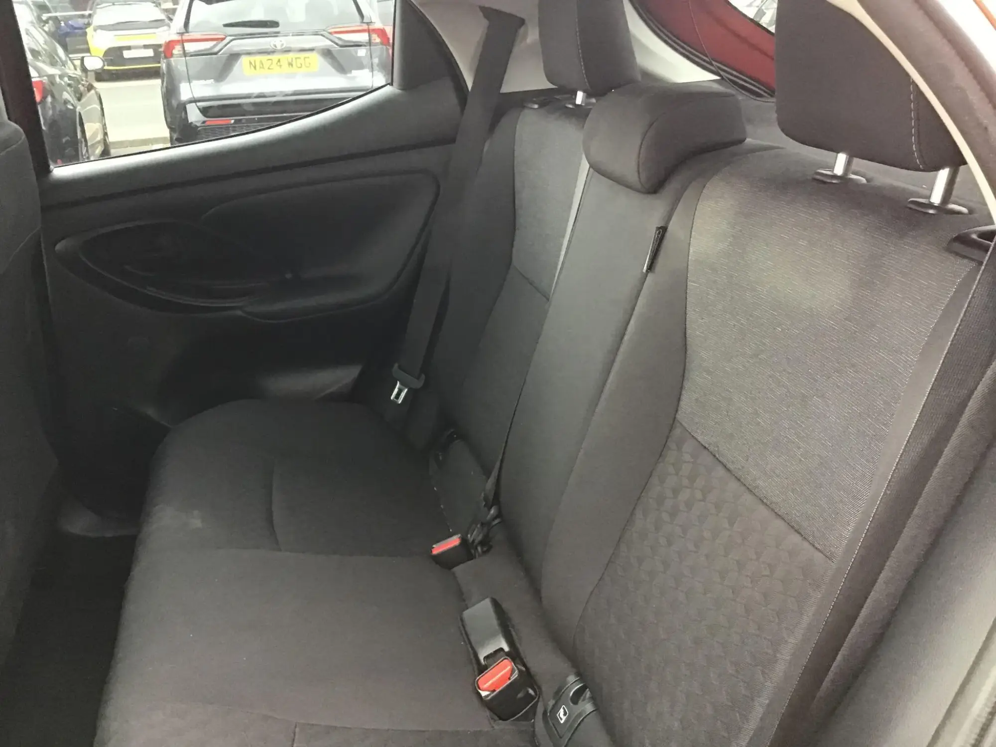 Toyota Yaris Image 16