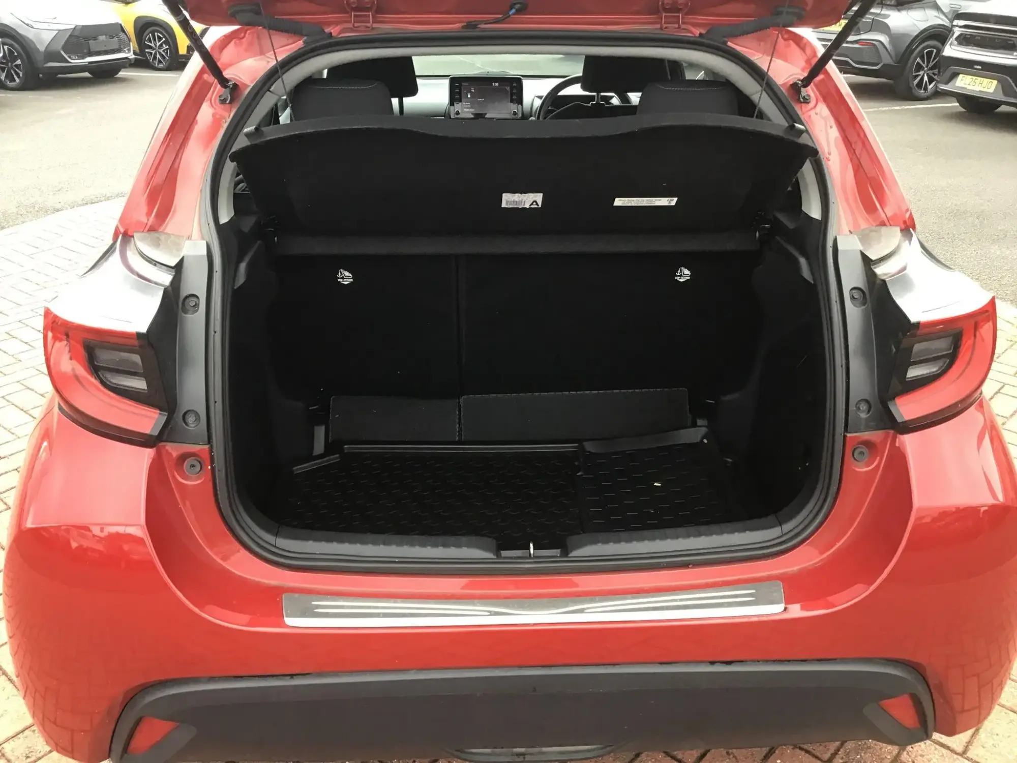 Toyota Yaris Image 17