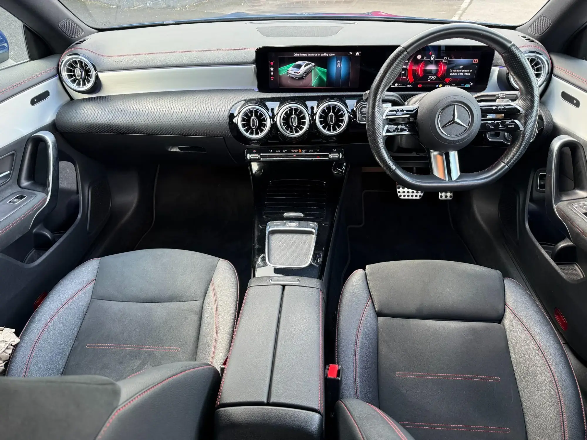 Mercedes-Benz CLA Image 11