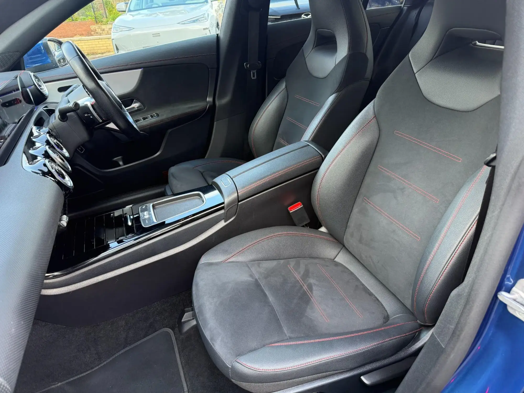Mercedes-Benz CLA Image 15