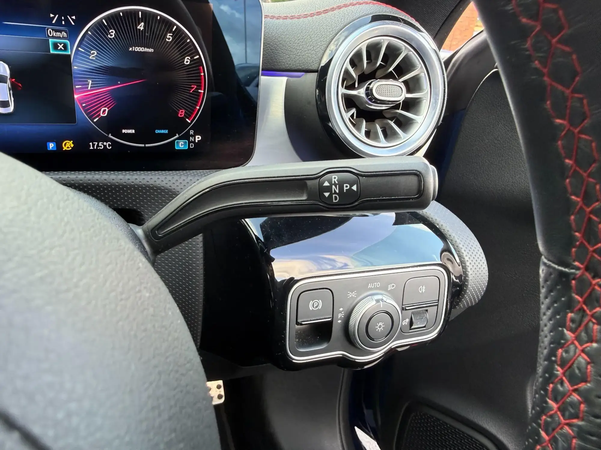 Mercedes-Benz CLA Image 21