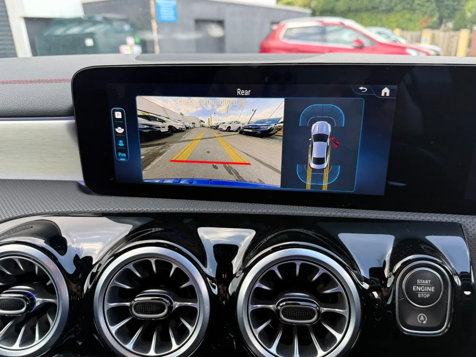 Mercedes-Benz CLA Image 24