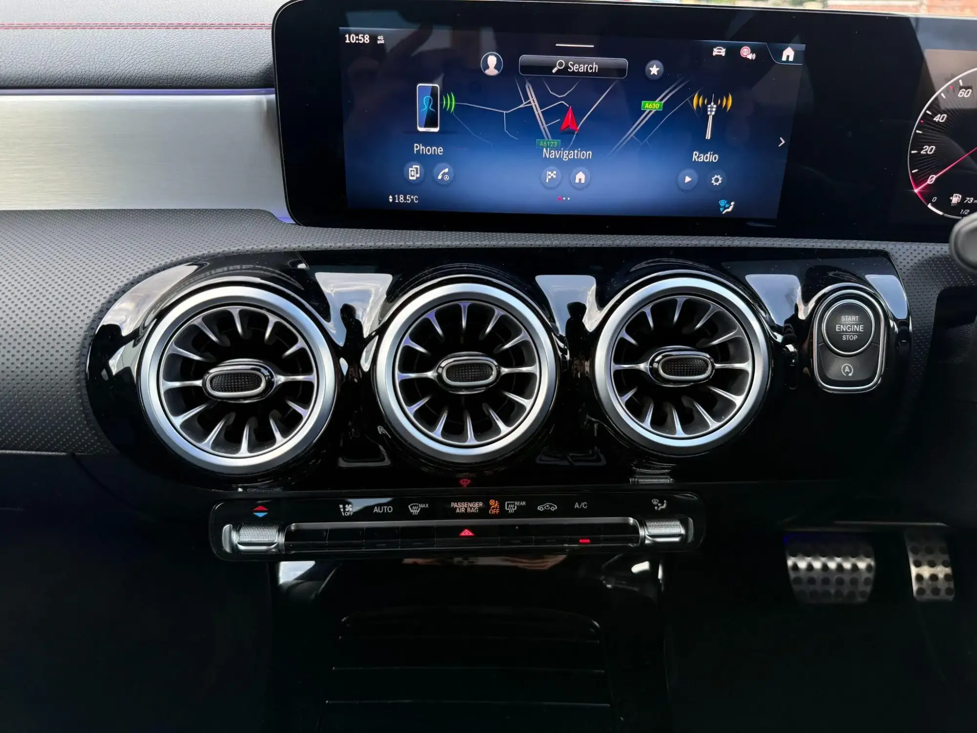 Mercedes-Benz CLA Image 25