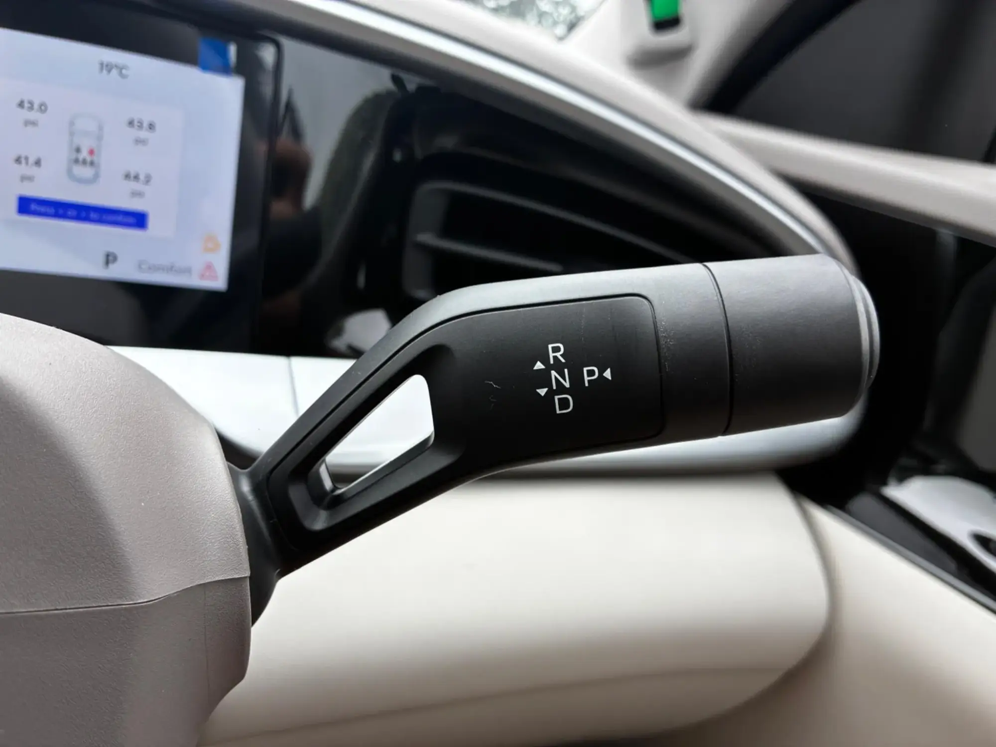 Geely EX2 Image 15