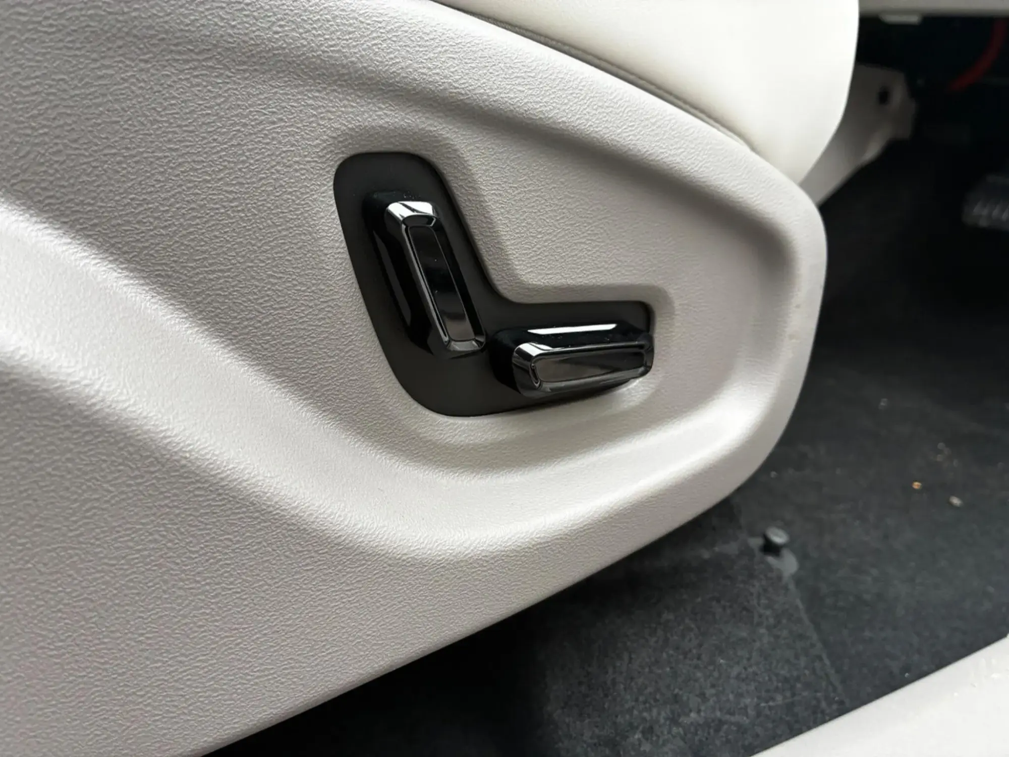 Geely EX2 Image 23