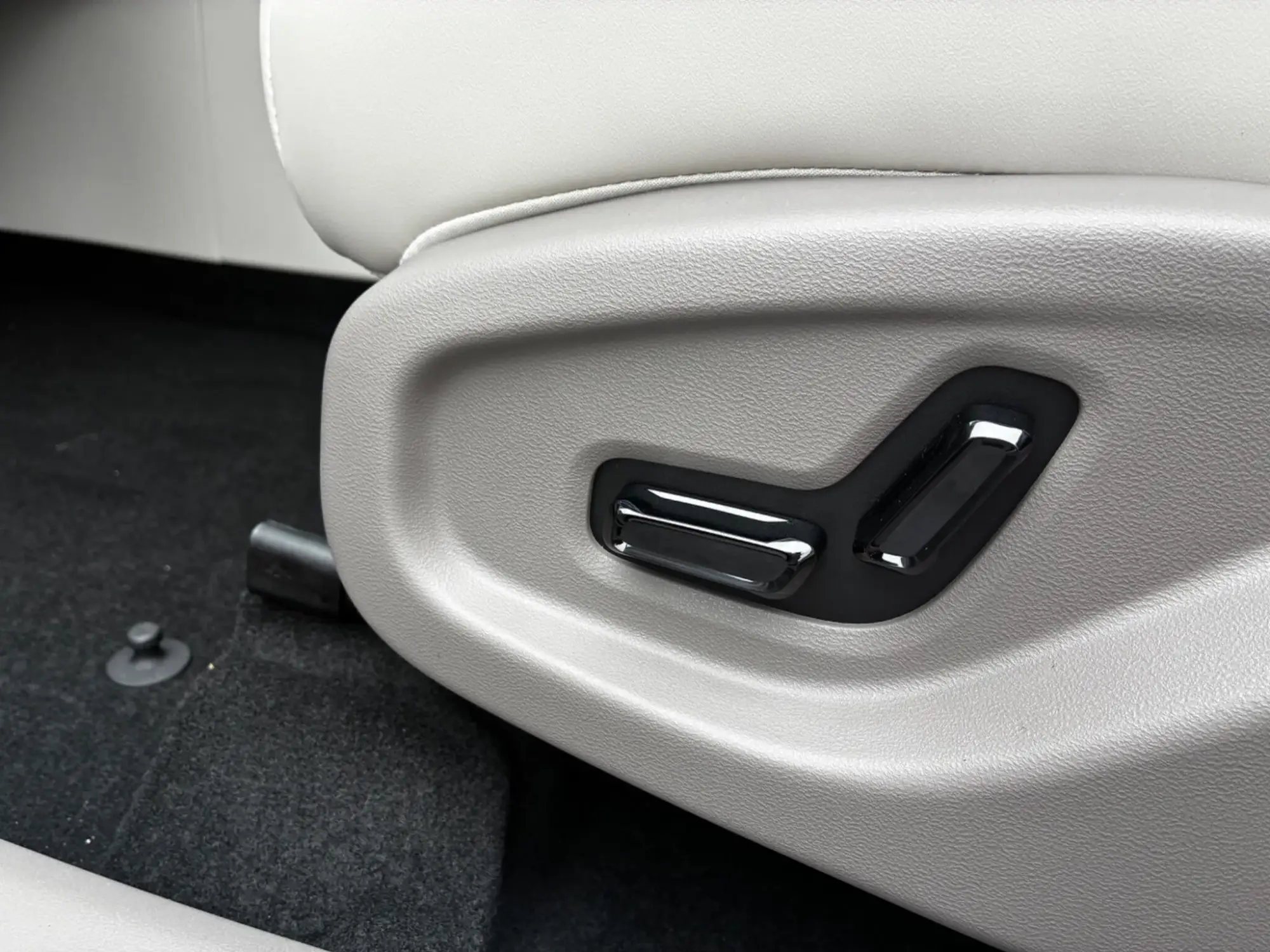 Geely EX2 Image 24