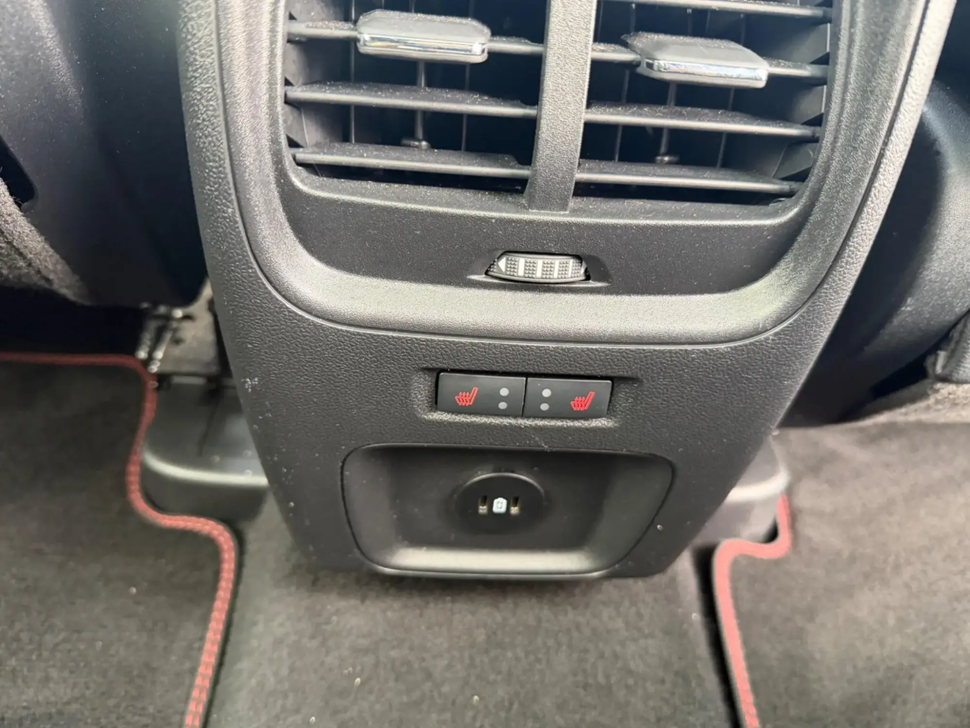 Ford Kuga Hybrid Image 16 Ford Kuga Hybrid Image 16