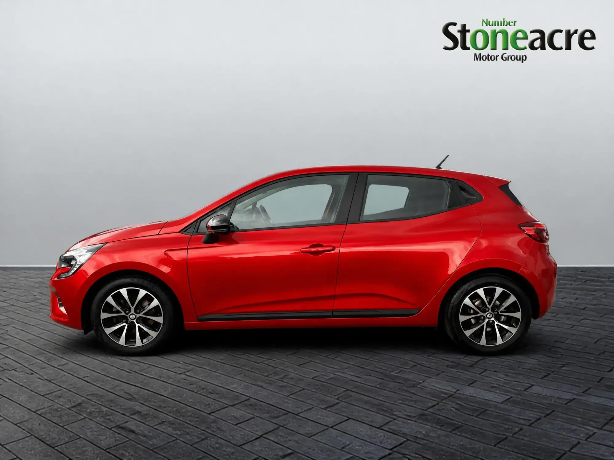 Renault Clio E-Tech Image 3 Renault Clio E-Tech Image 3