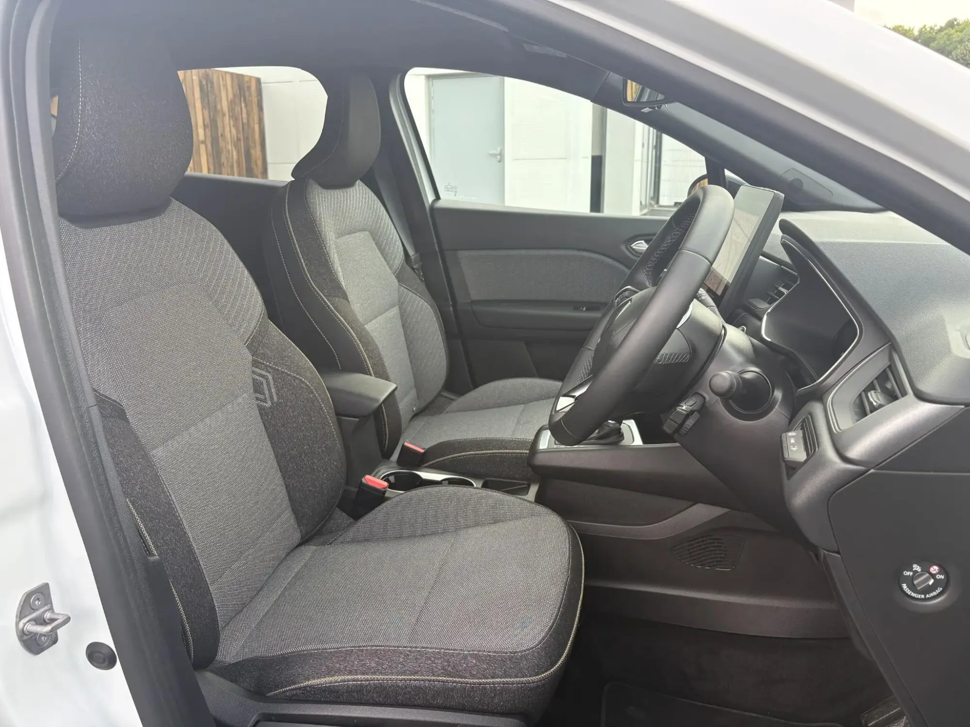 Renault Captur E-Tech Image 10 Renault Captur E-Tech Image 10