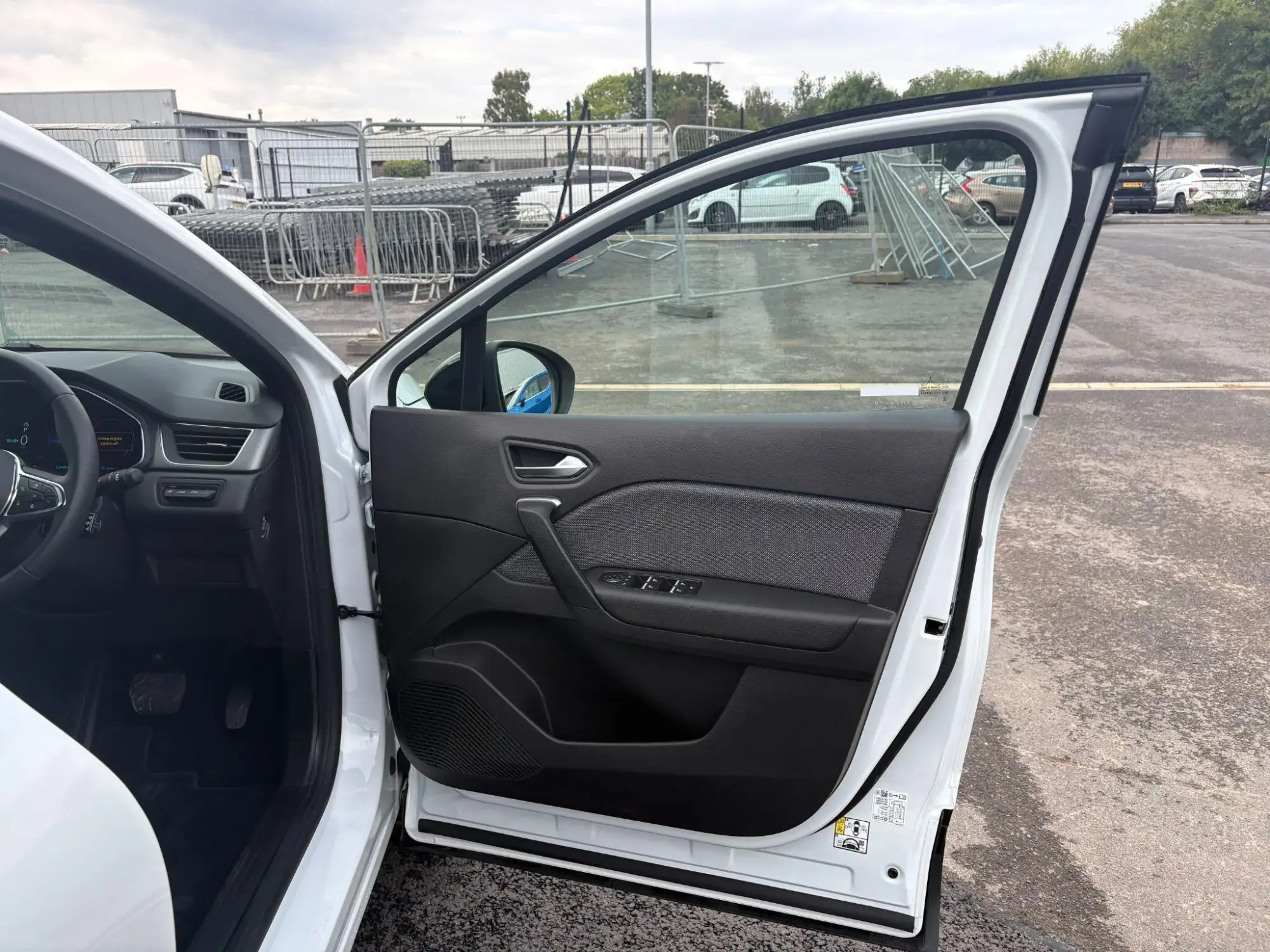 Renault Captur E-Tech Image 11 Renault Captur E-Tech Image 11
