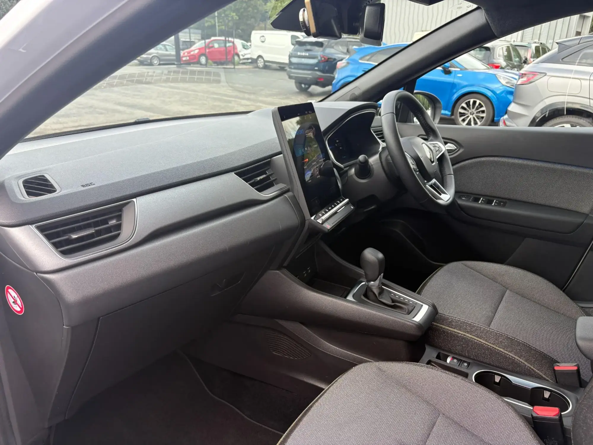Renault Captur E-Tech Image 16 Renault Captur E-Tech Image 16
