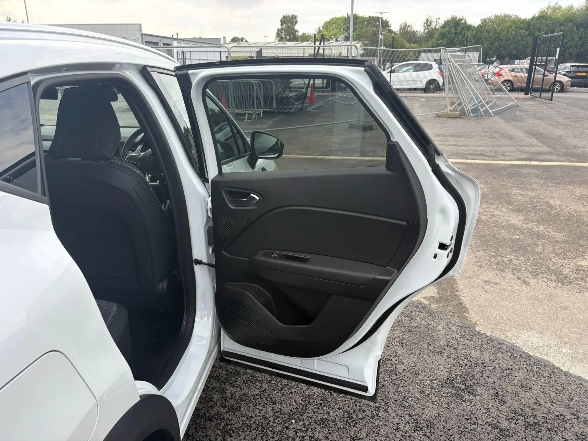 Renault Captur E-Tech Image 34 Renault Captur E-Tech Image 34
