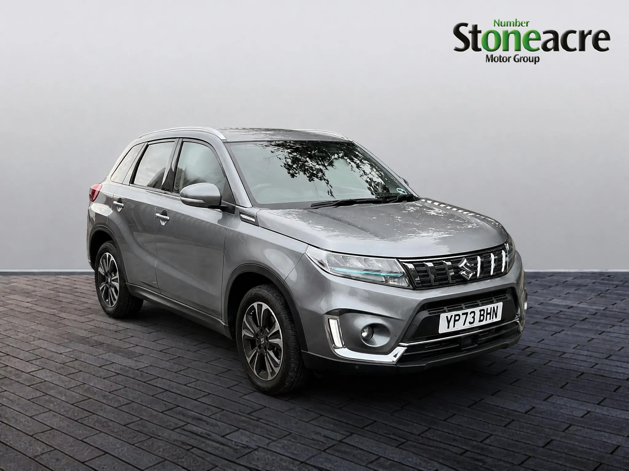 Suzuki Vitara listing photo
