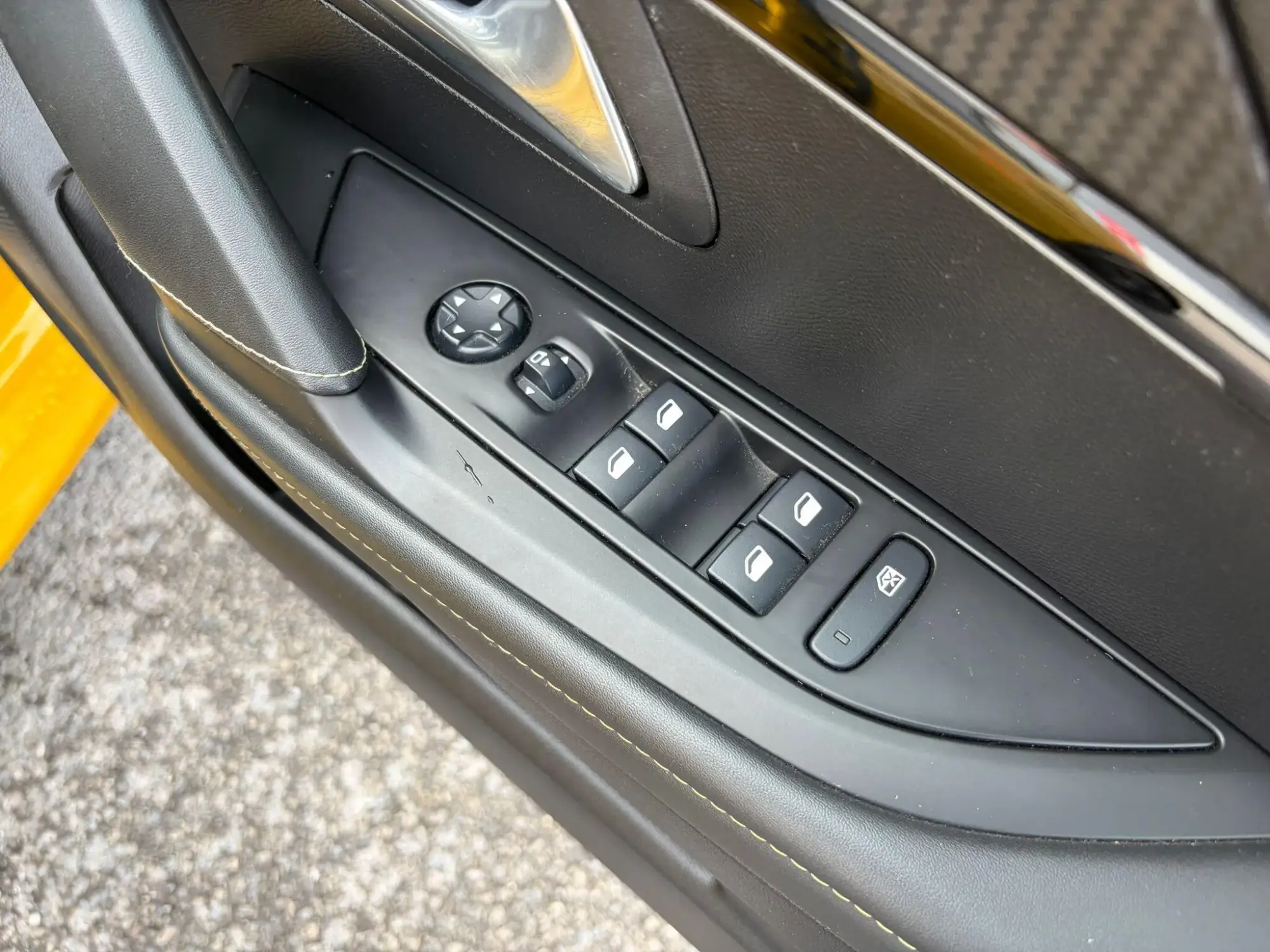 Peugeot 208 Image 18