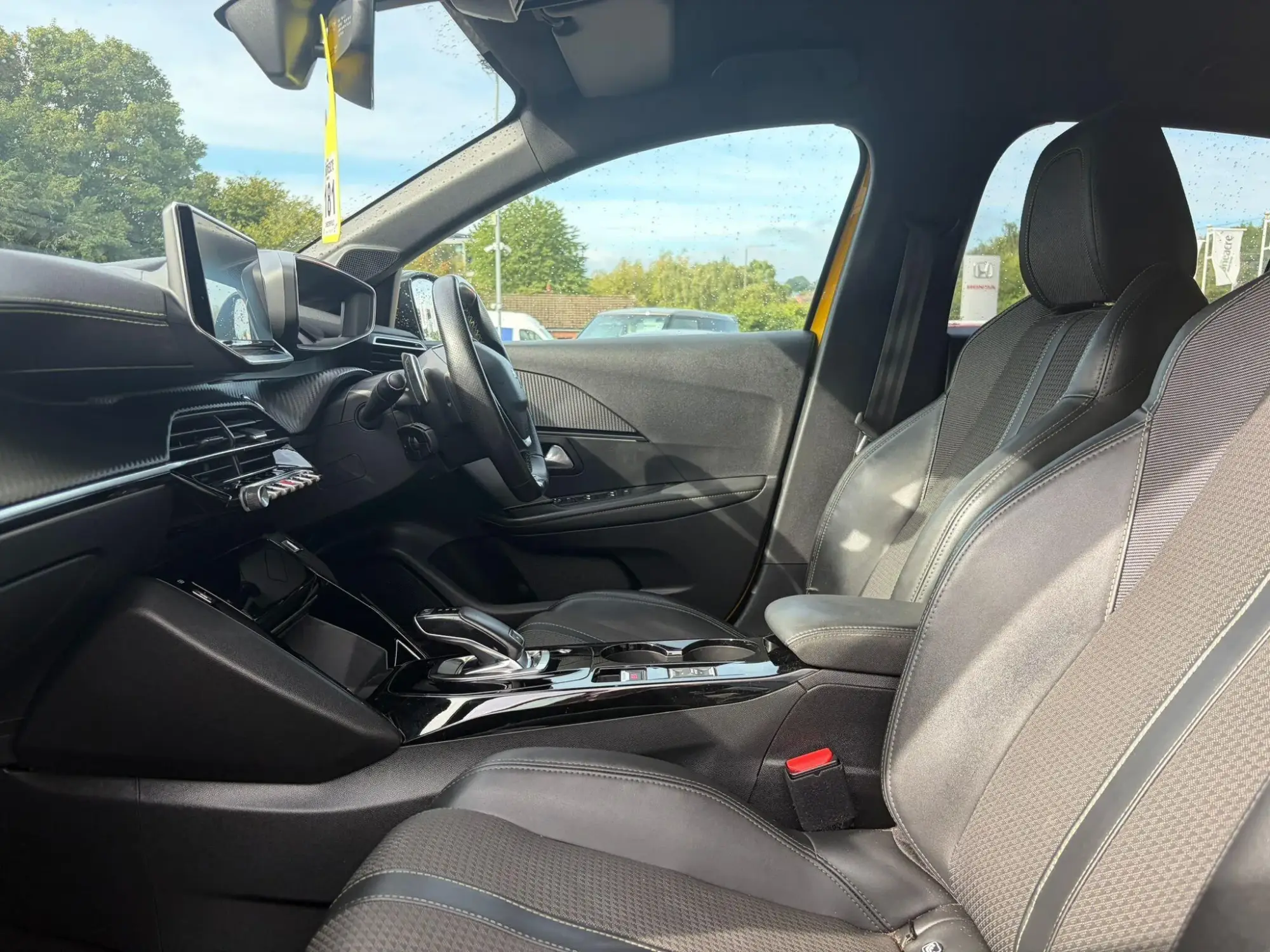 Peugeot 208 Image 22