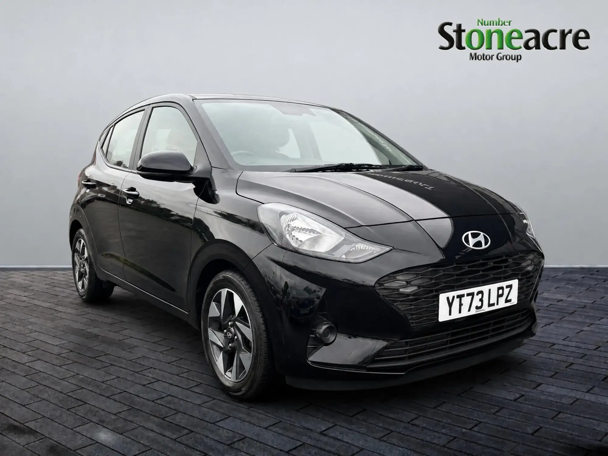 Hyundai i10 Image 1 Hyundai i10 Image 1