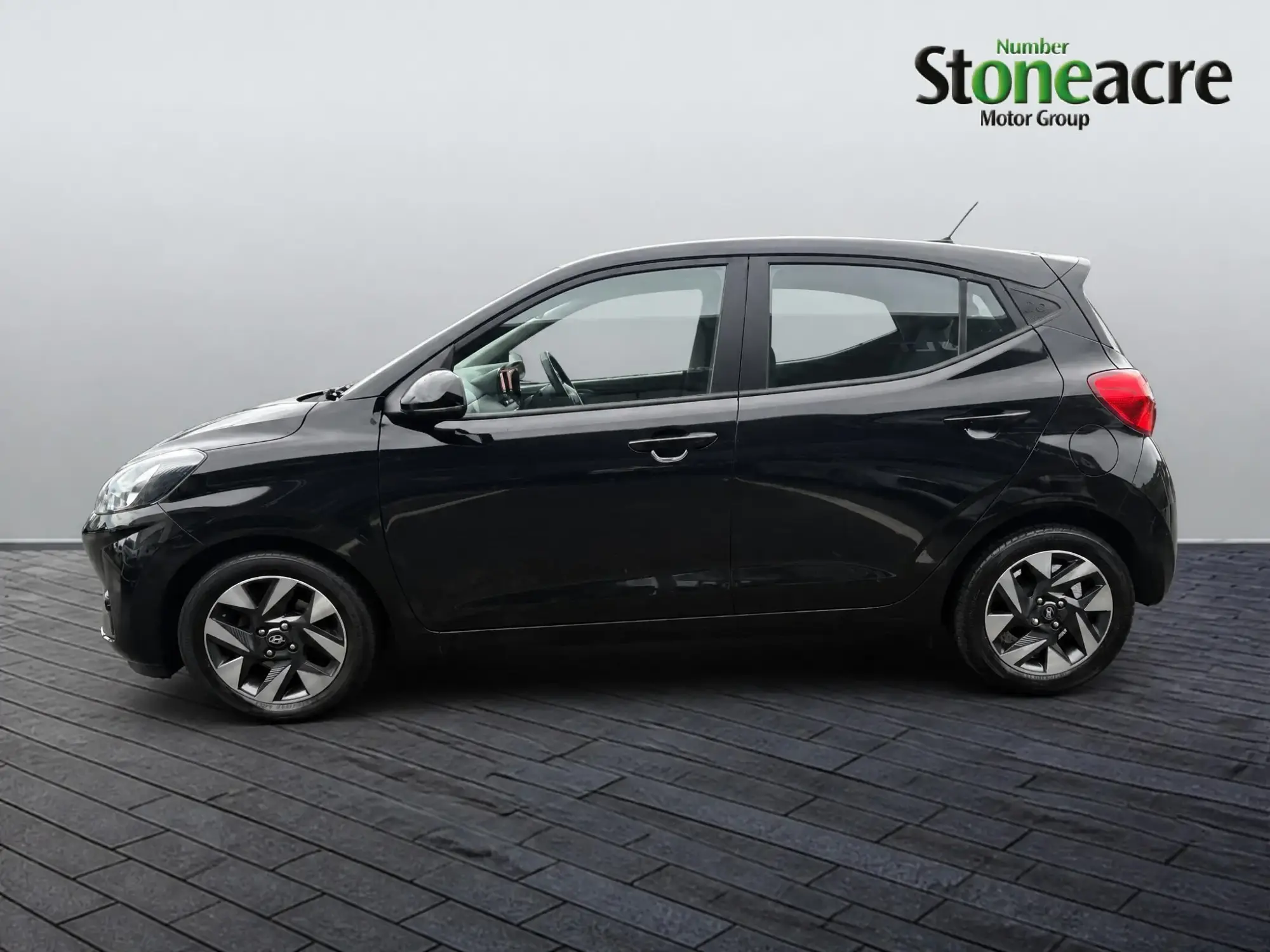 Hyundai i10 Image 5 Hyundai i10 Image 5