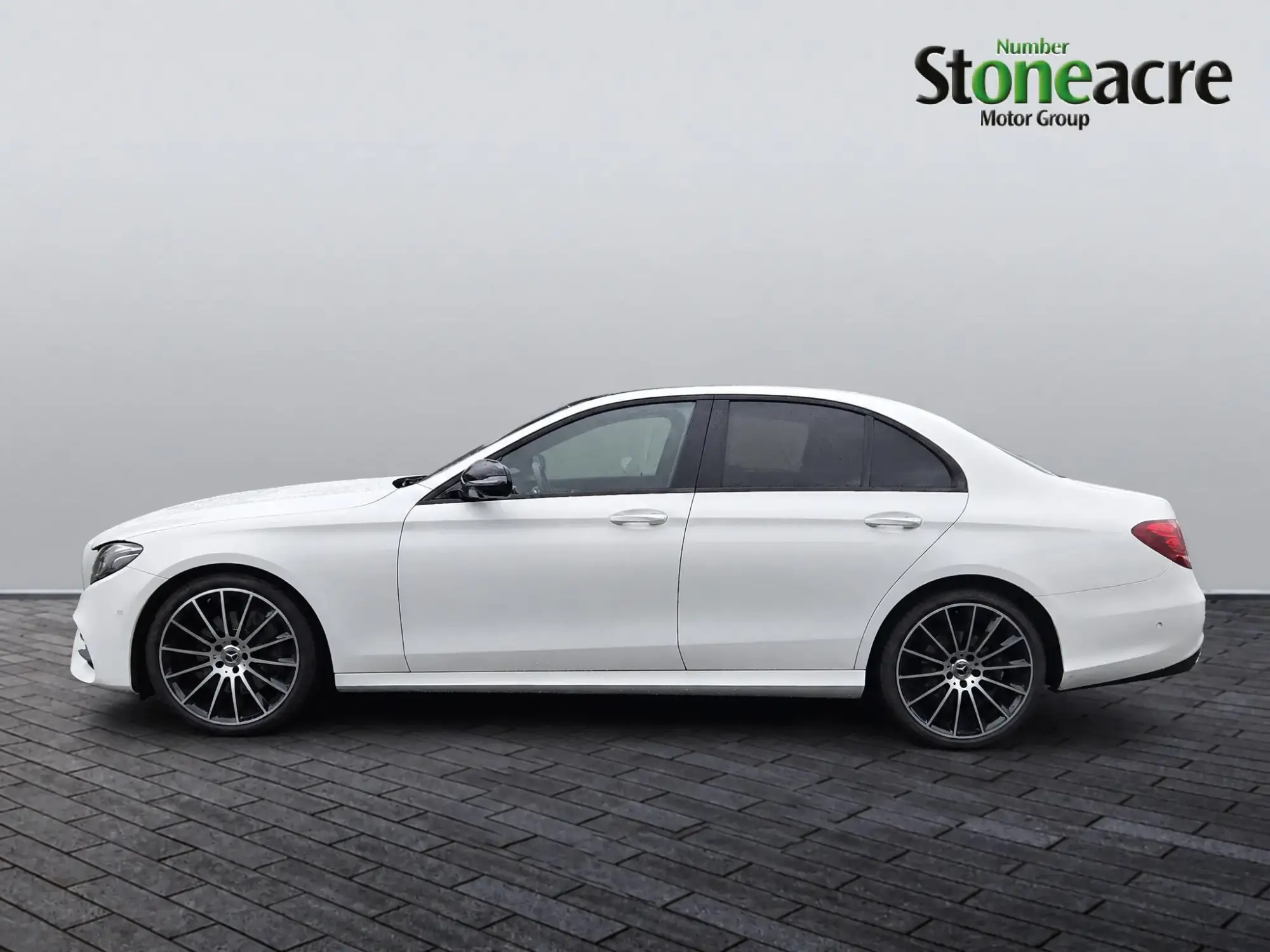 Mercedes-Benz E-Class Image 4 Mercedes-Benz E-Class Image 4