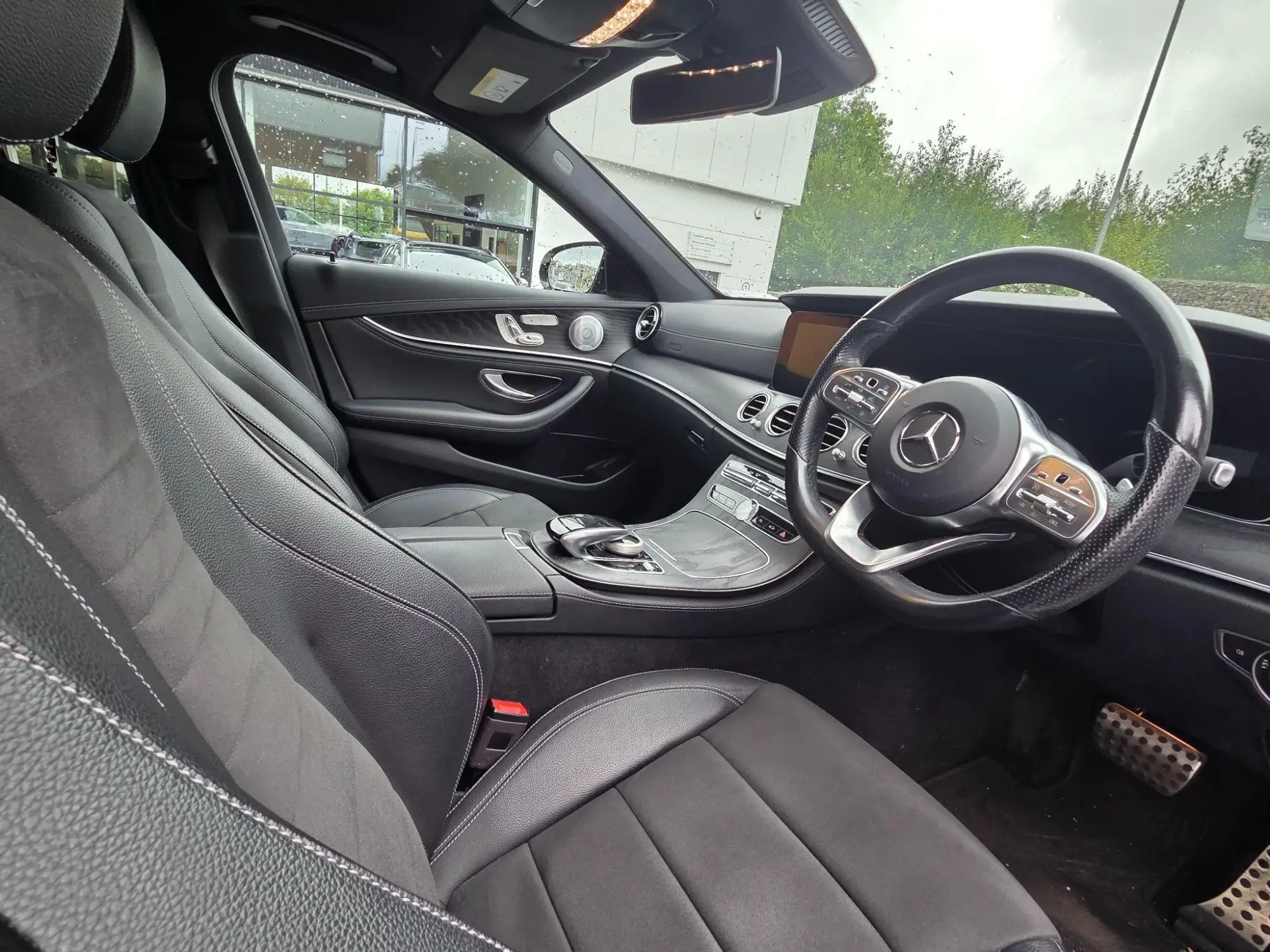 Mercedes-Benz E-Class Image 13 Mercedes-Benz E-Class Image 13