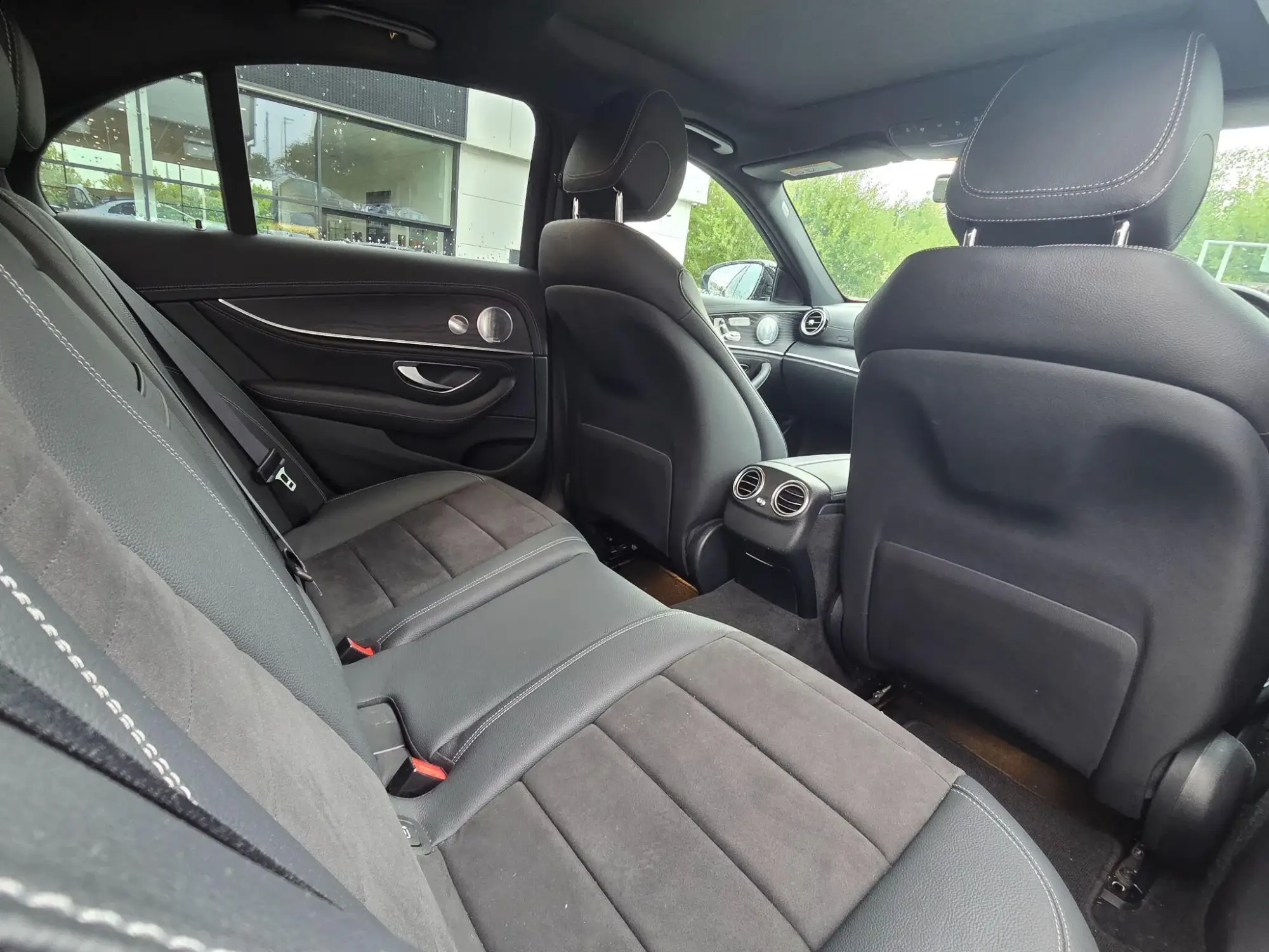 Mercedes-Benz E-Class Image 16 Mercedes-Benz E-Class Image 16