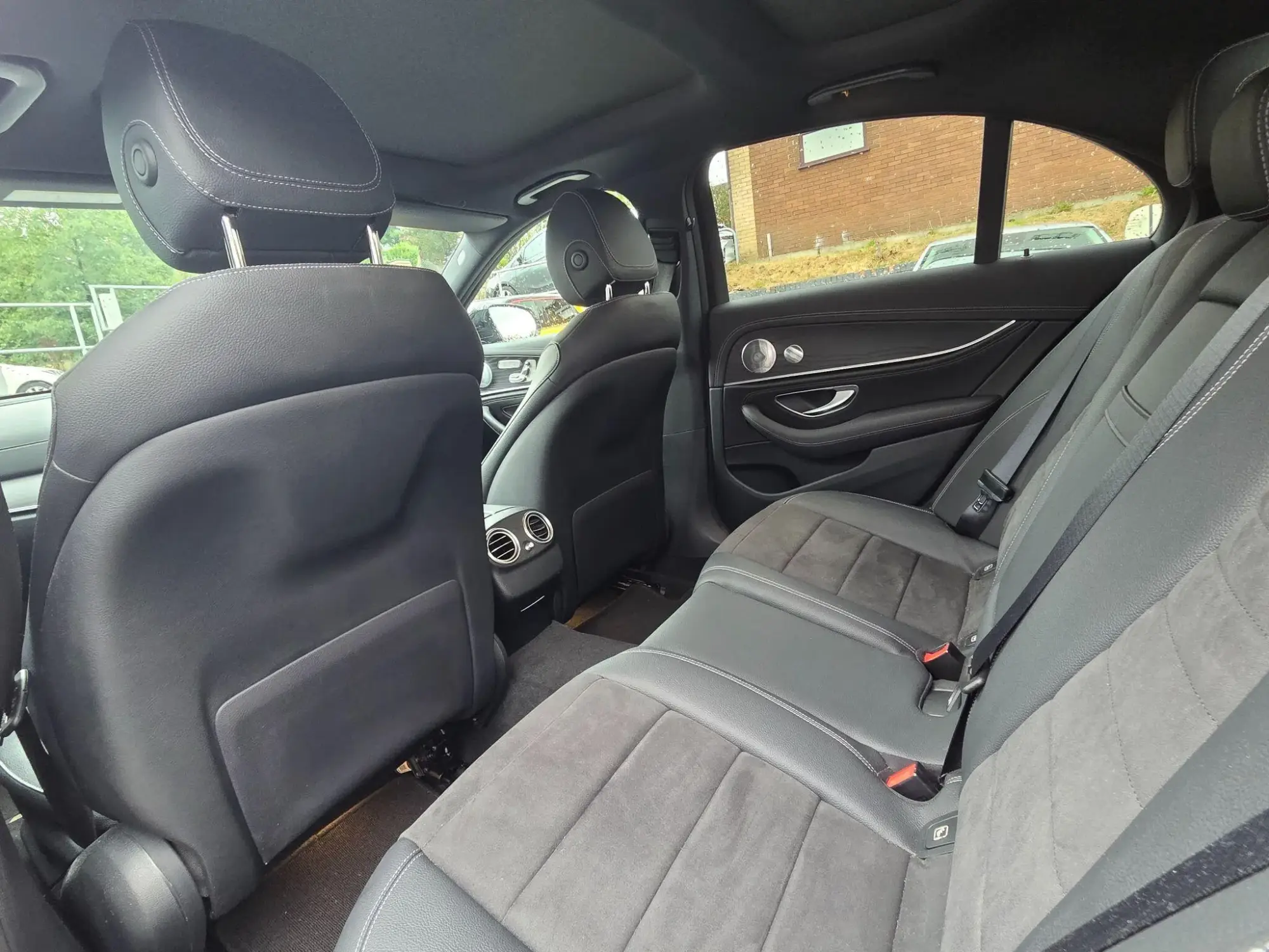 Mercedes-Benz E-Class Image 18 Mercedes-Benz E-Class Image 18