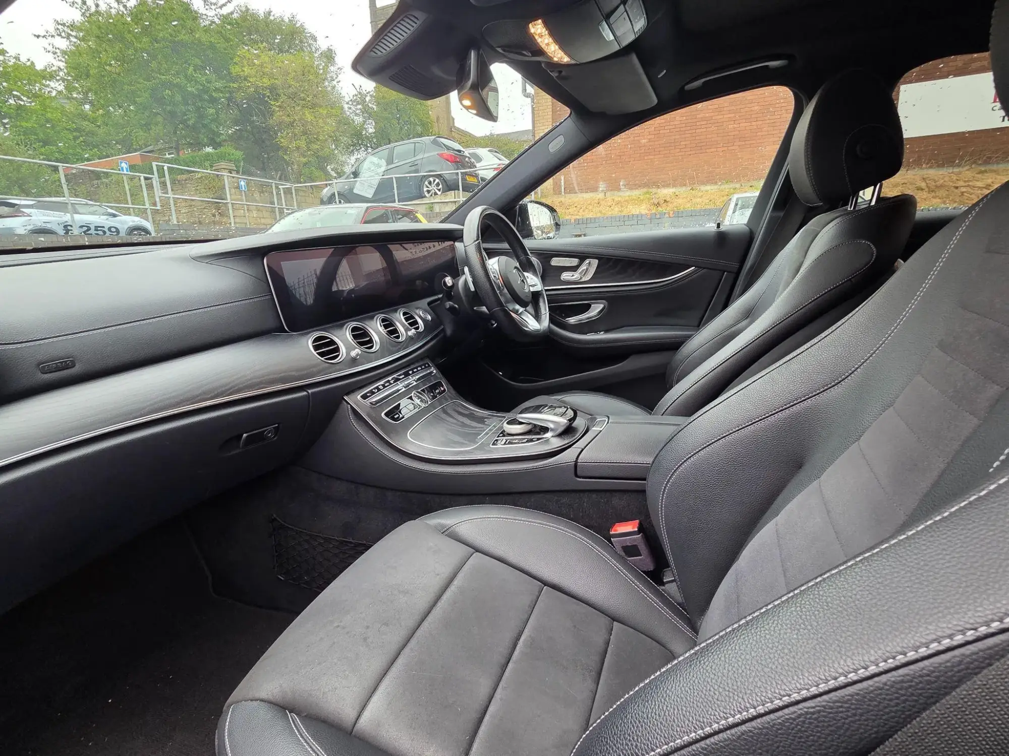 Mercedes-Benz E-Class Image 20 Mercedes-Benz E-Class Image 20