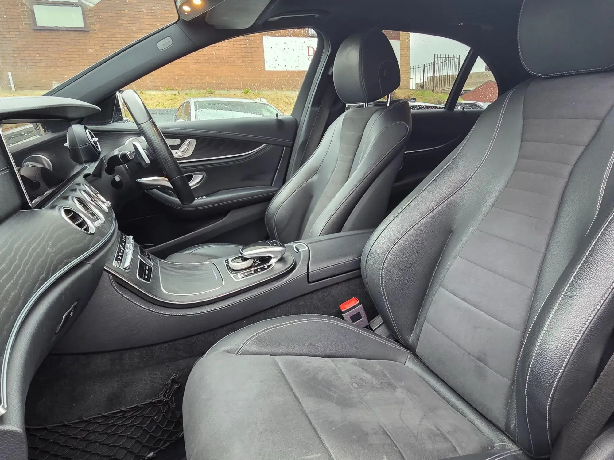 Mercedes-Benz E-Class Image 21 Mercedes-Benz E-Class Image 21