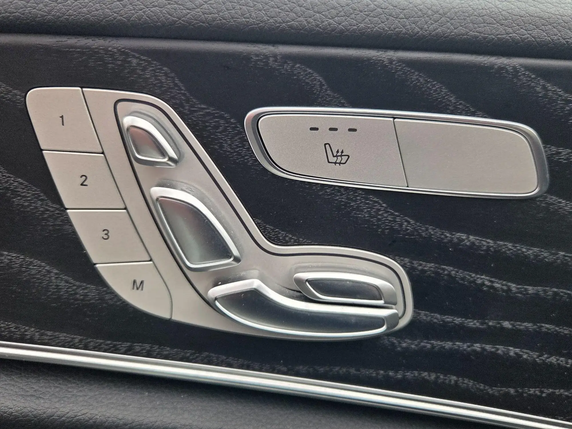 Mercedes-Benz E-Class Image 22 Mercedes-Benz E-Class Image 22